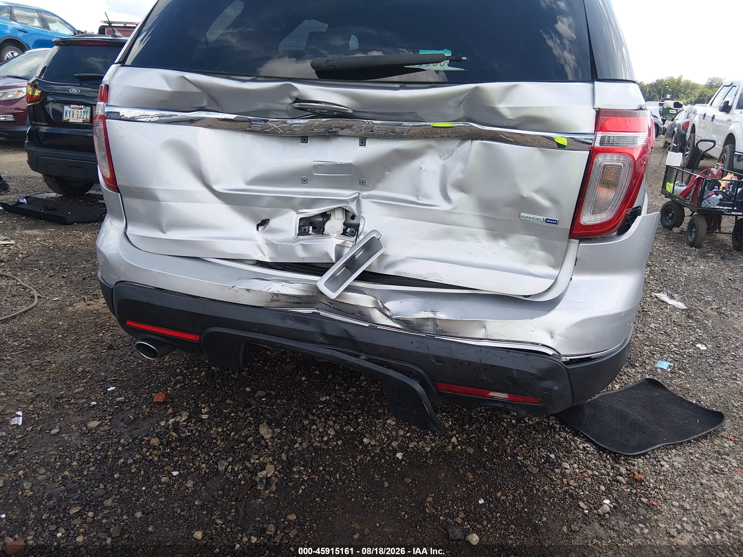 2014 Ford Explorer Silver vin: 1FM5K8B86EGA90816
