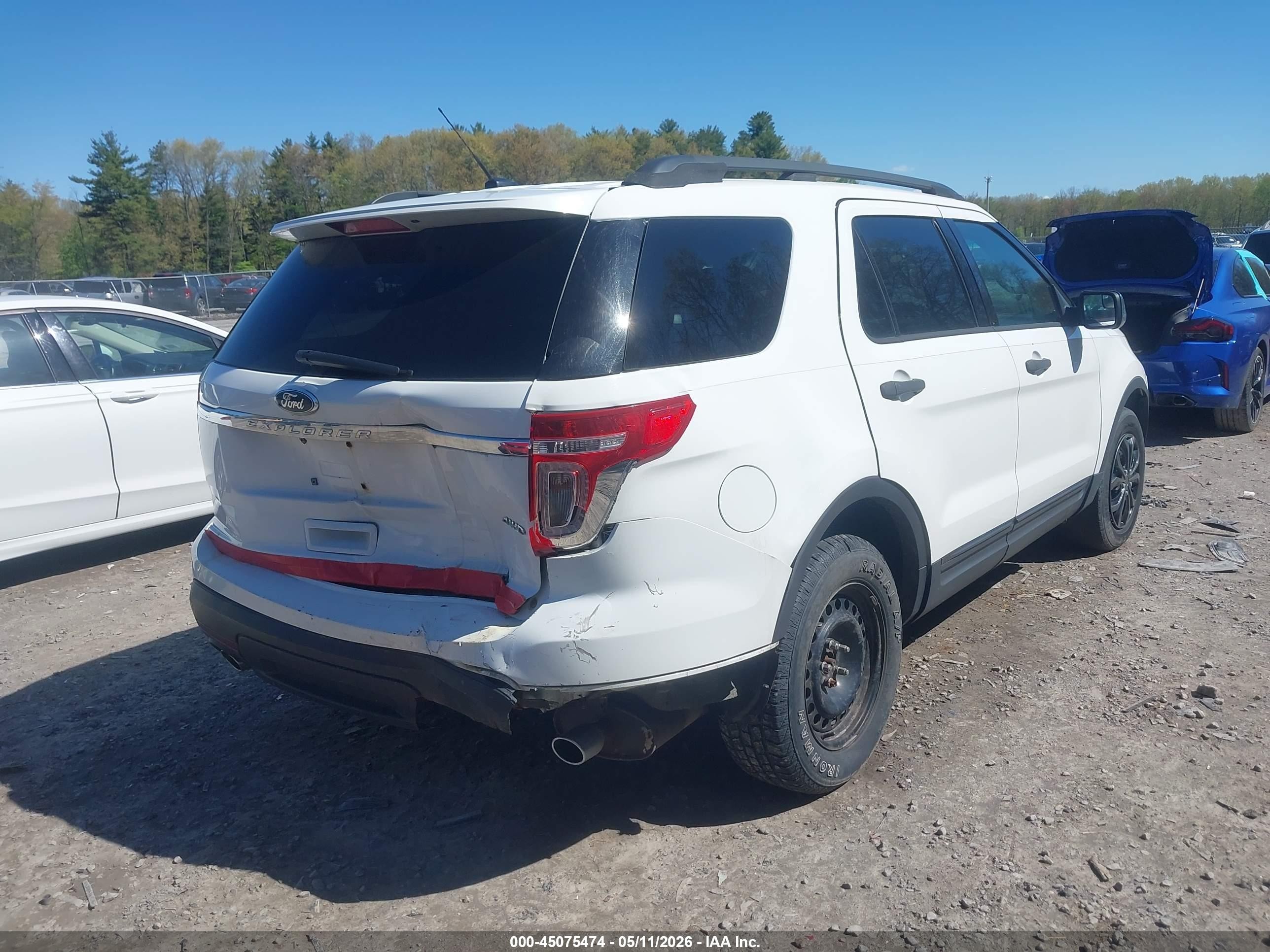 2013 Ford Explorer   White vin: 1FM5K8B87DGB50214