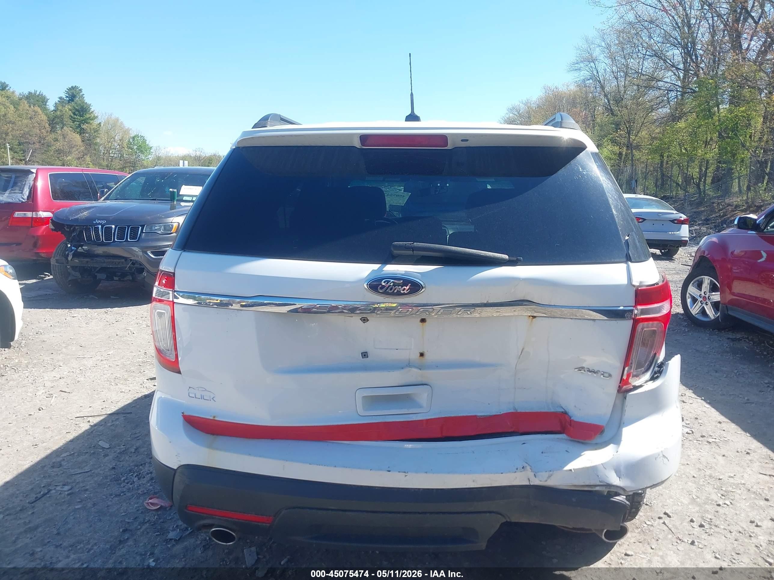 2013 Ford Explorer   White vin: 1FM5K8B87DGB50214