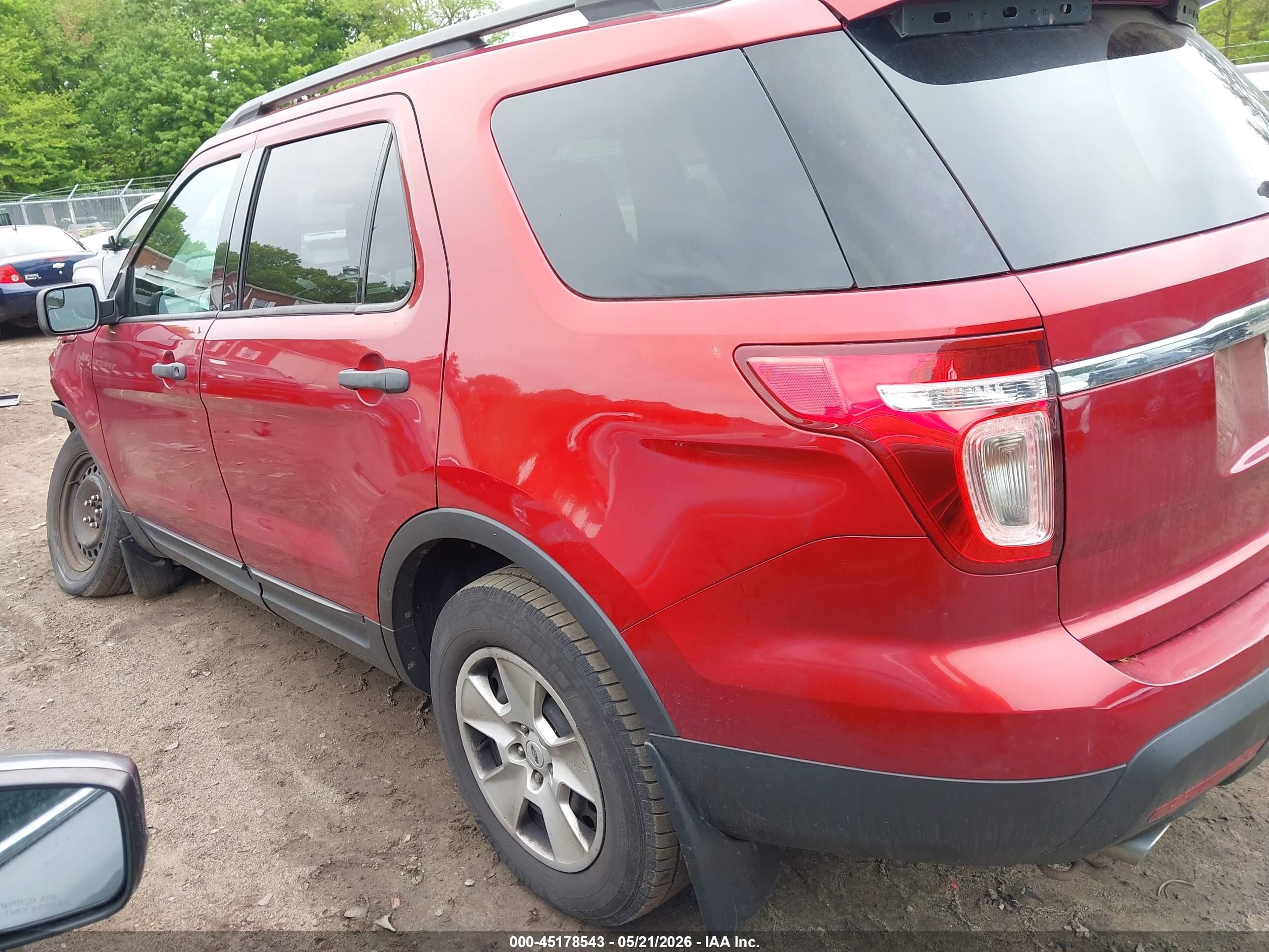 2014 Ford Explorer   Красный vin: 1FM5K8B87EGC26712