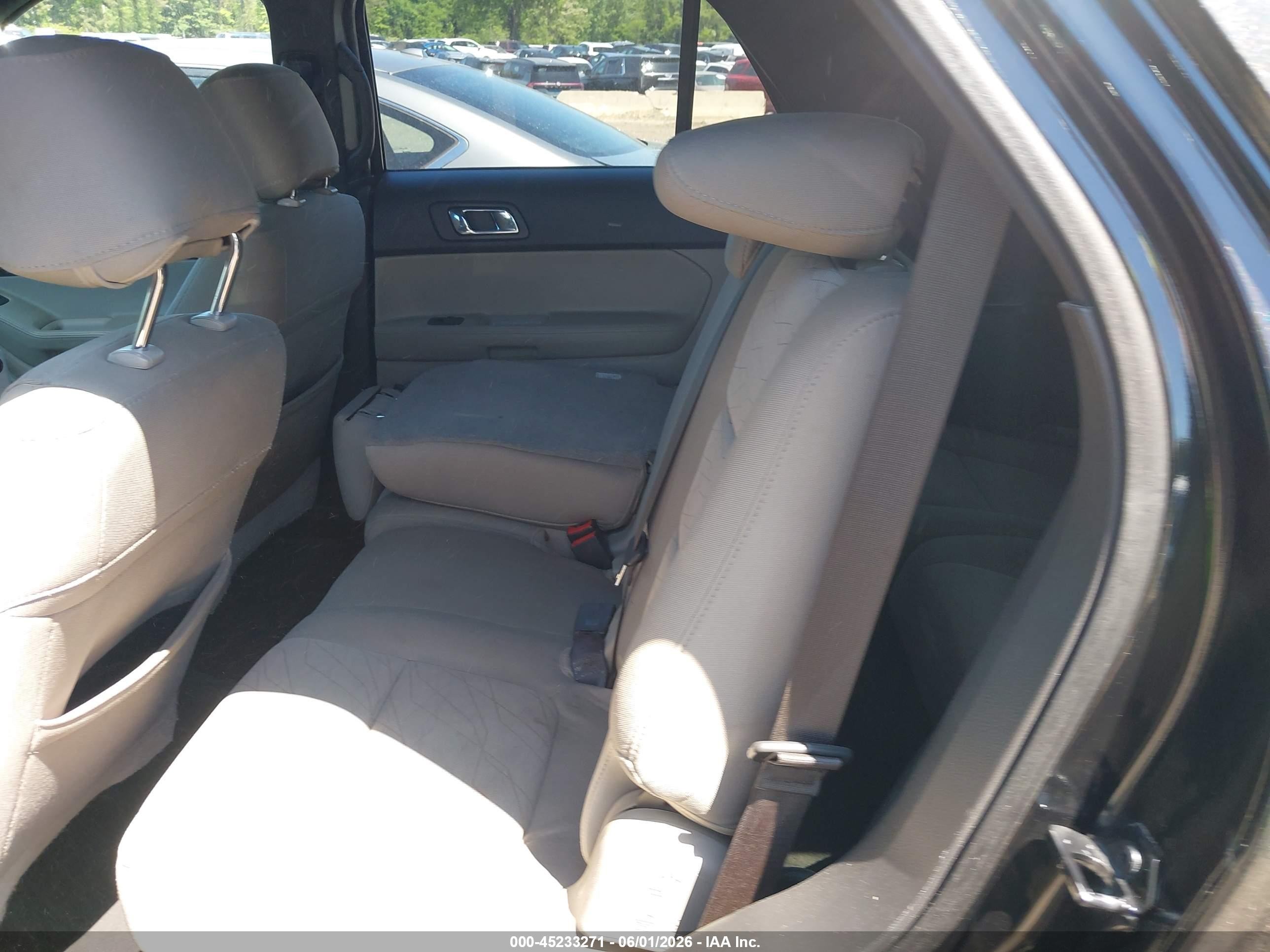 2015 Ford Explorer   Black vin: 1FM5K8B87FGA81401