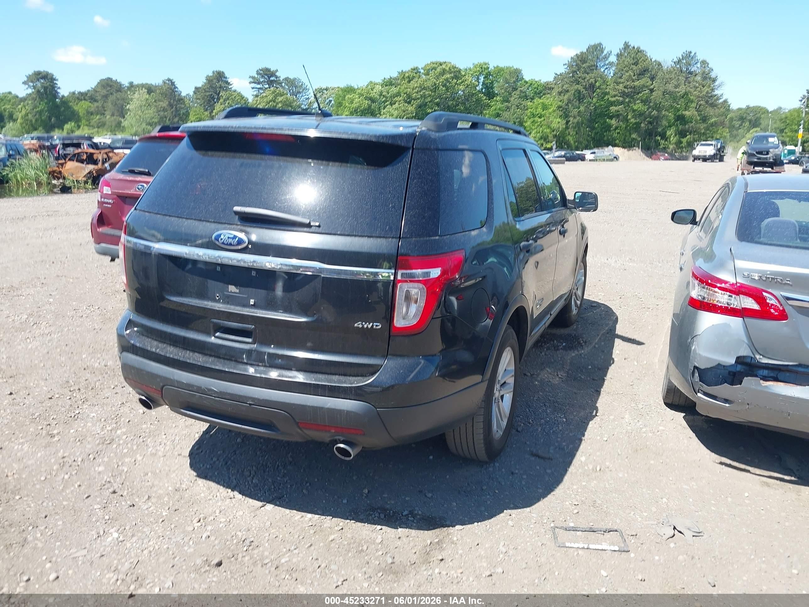 2015 Ford Explorer   Black vin: 1FM5K8B87FGA81401