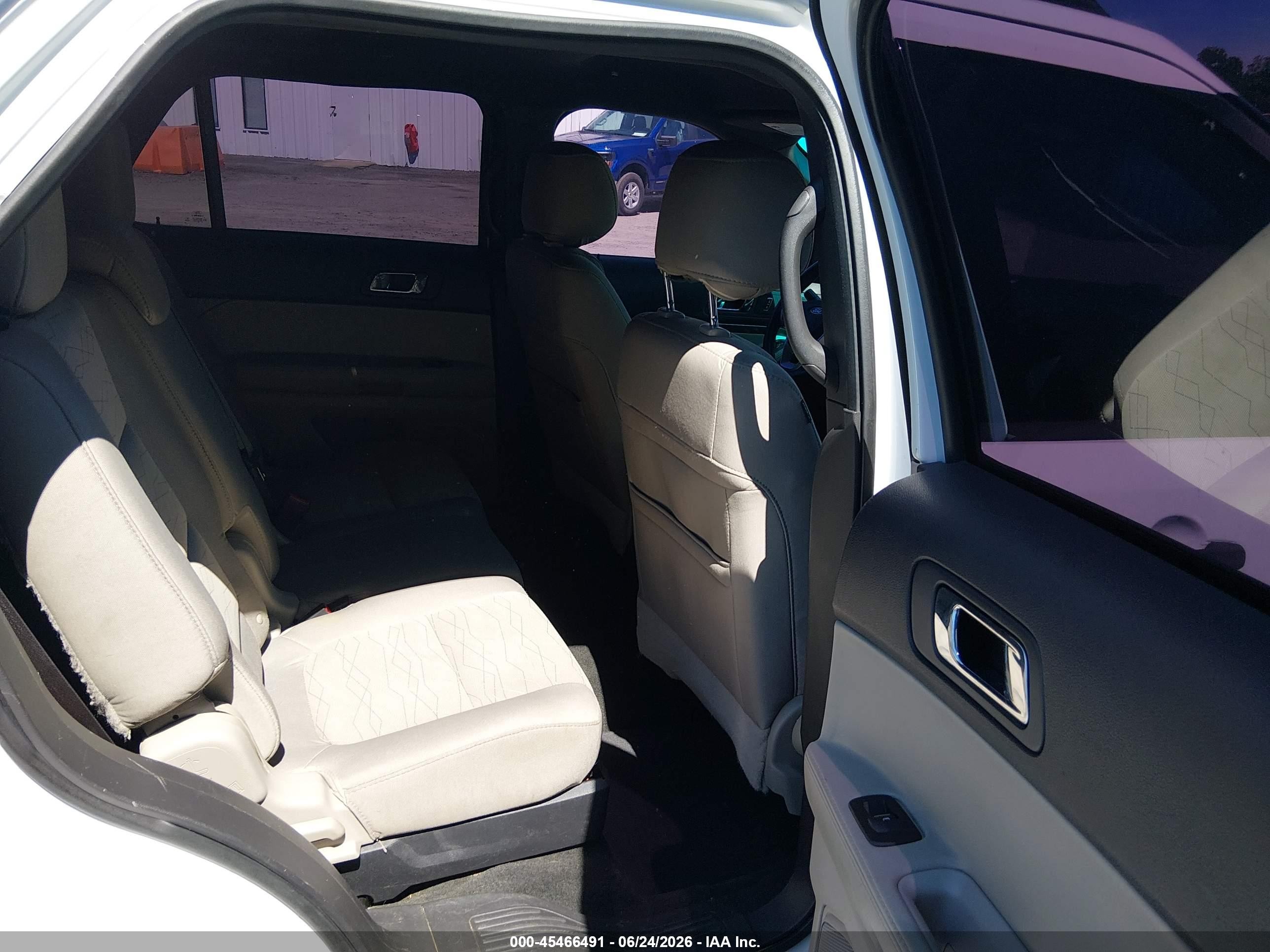 2015 Ford Explorer   Белый vin: 1FM5K8B87FGC42474