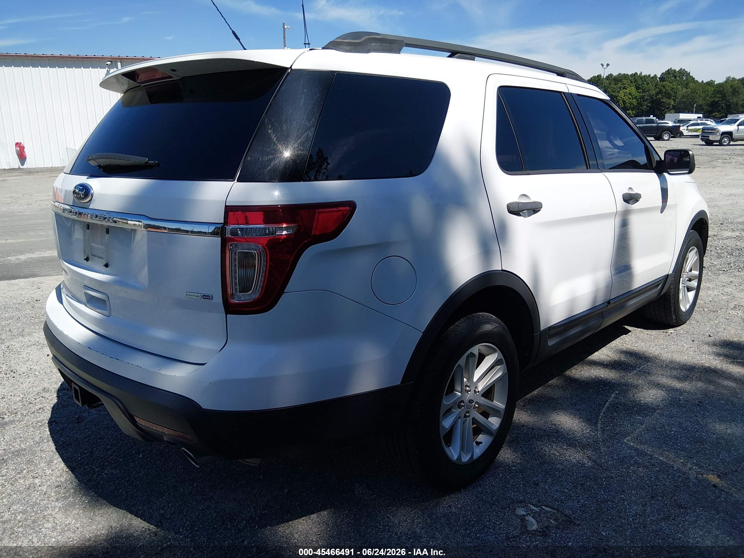 2015 Ford Explorer   Белый vin: 1FM5K8B87FGC42474