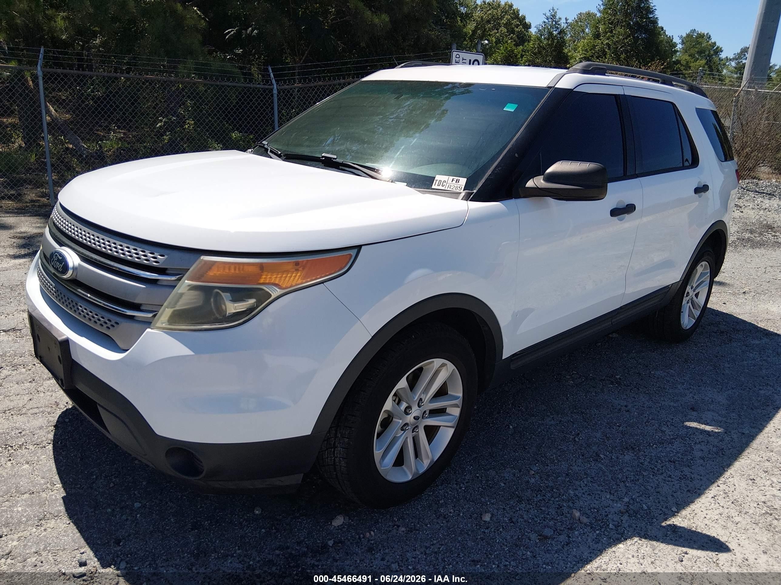 2015 Ford Explorer   Белый vin: 1FM5K8B87FGC42474