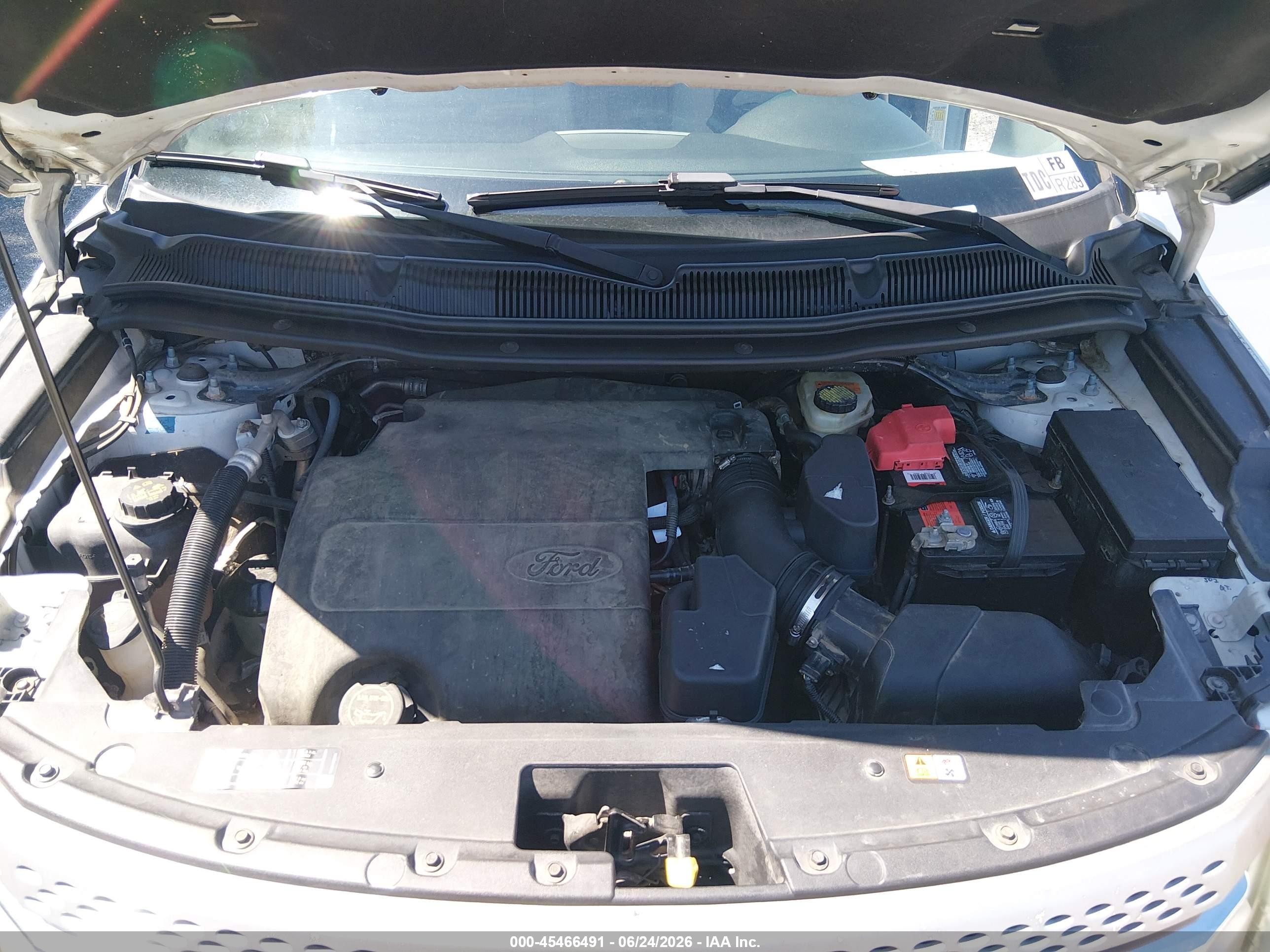 2015 Ford Explorer   Белый vin: 1FM5K8B87FGC42474