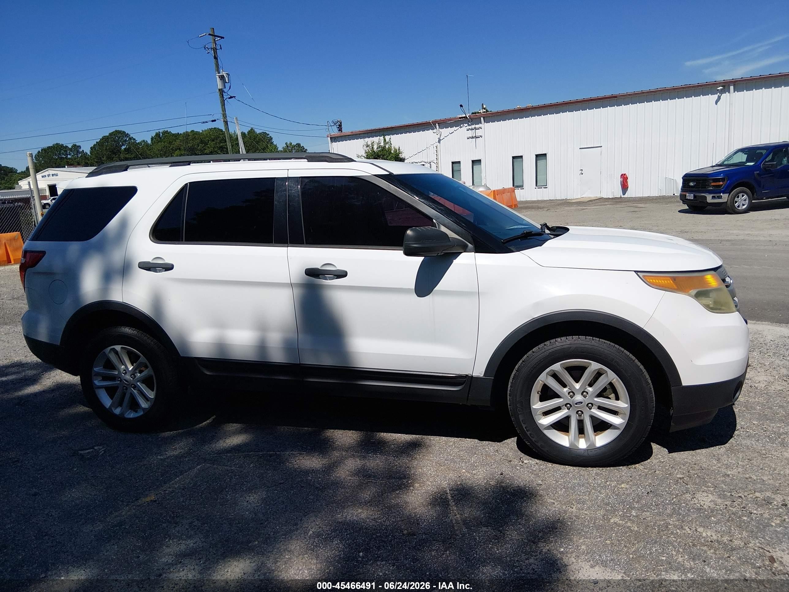2015 Ford Explorer   Белый vin: 1FM5K8B87FGC42474