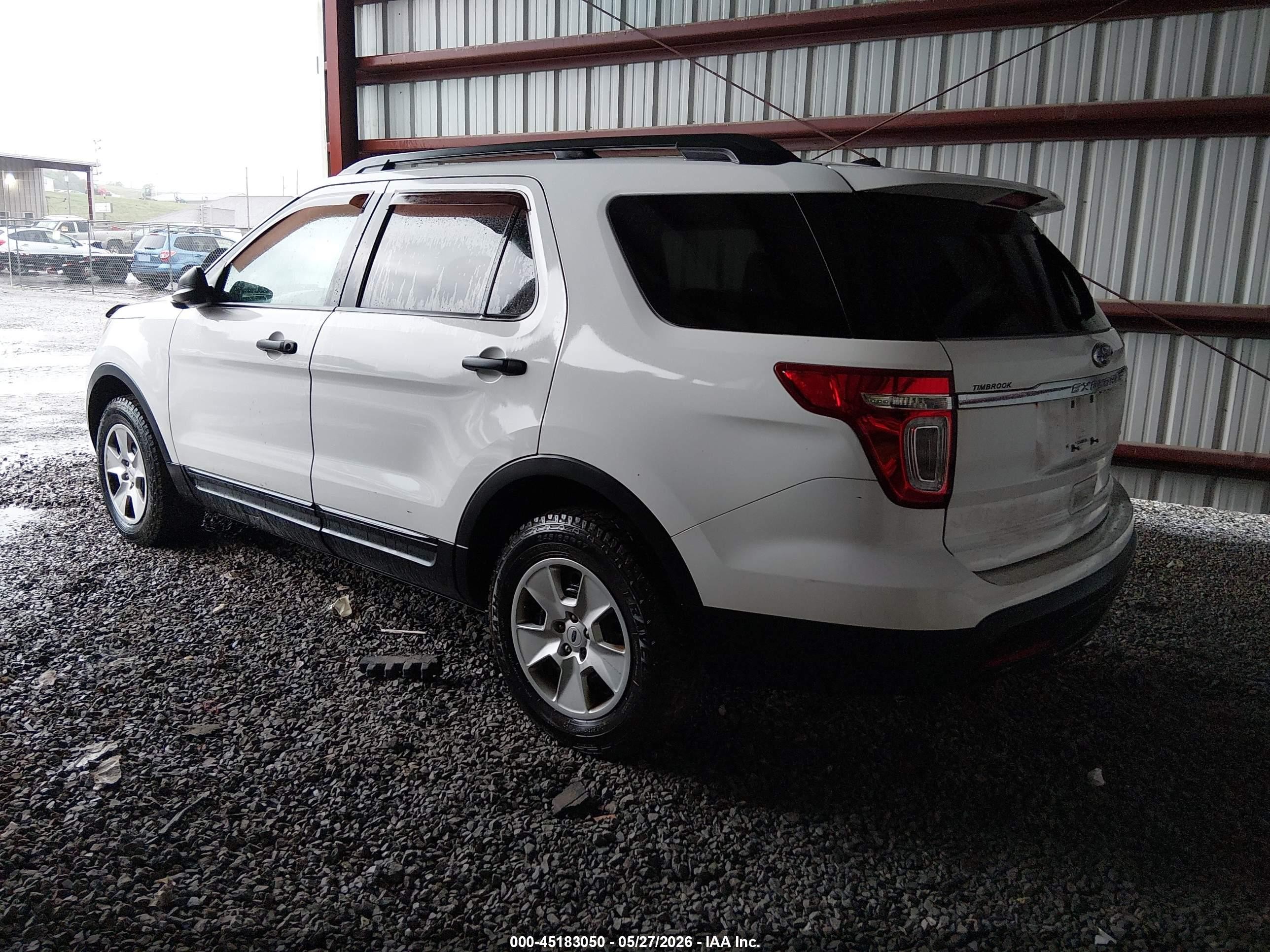 2013 Ford Explorer   White vin: 1FM5K8B88DGB23975