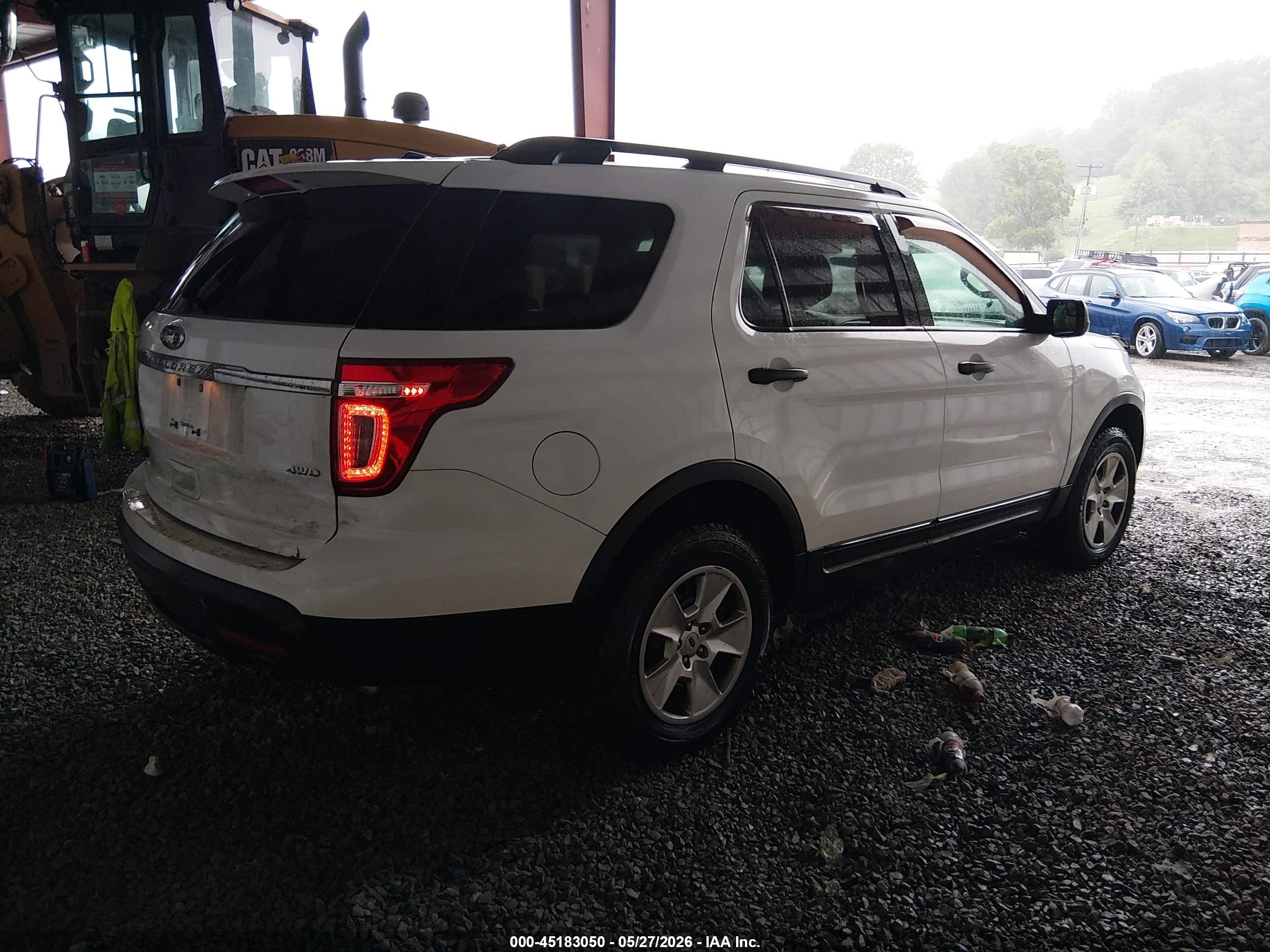 2013 Ford Explorer   White vin: 1FM5K8B88DGB23975