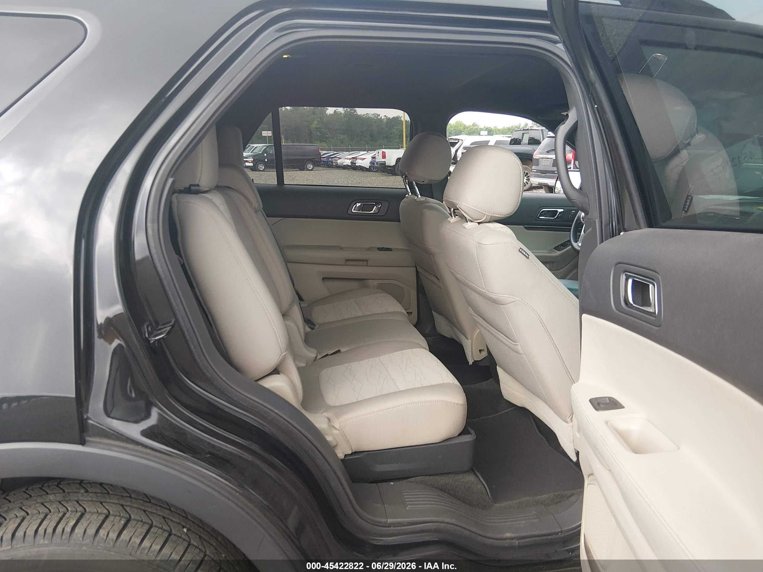 2014 Ford Explorer   Black vin: 1FM5K8B88EGA92731