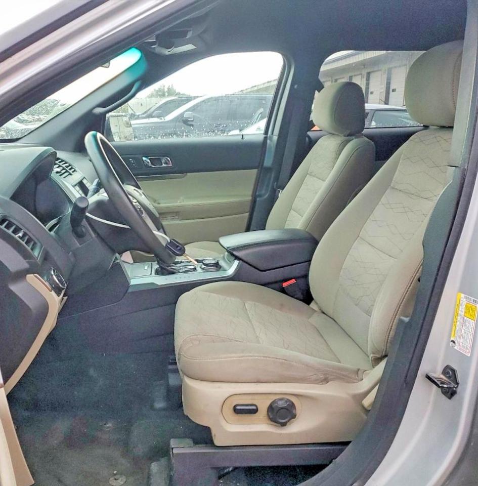 2015 Ford Explorer Серебряный vin: 1FM5K8B88FGB99828