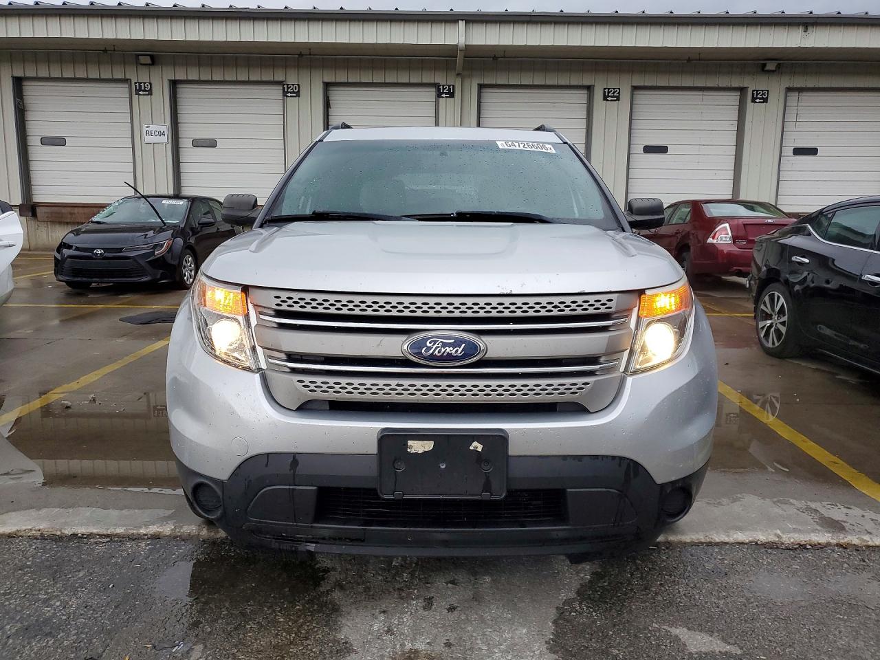 2015 Ford Explorer Серебряный vin: 1FM5K8B88FGB99828