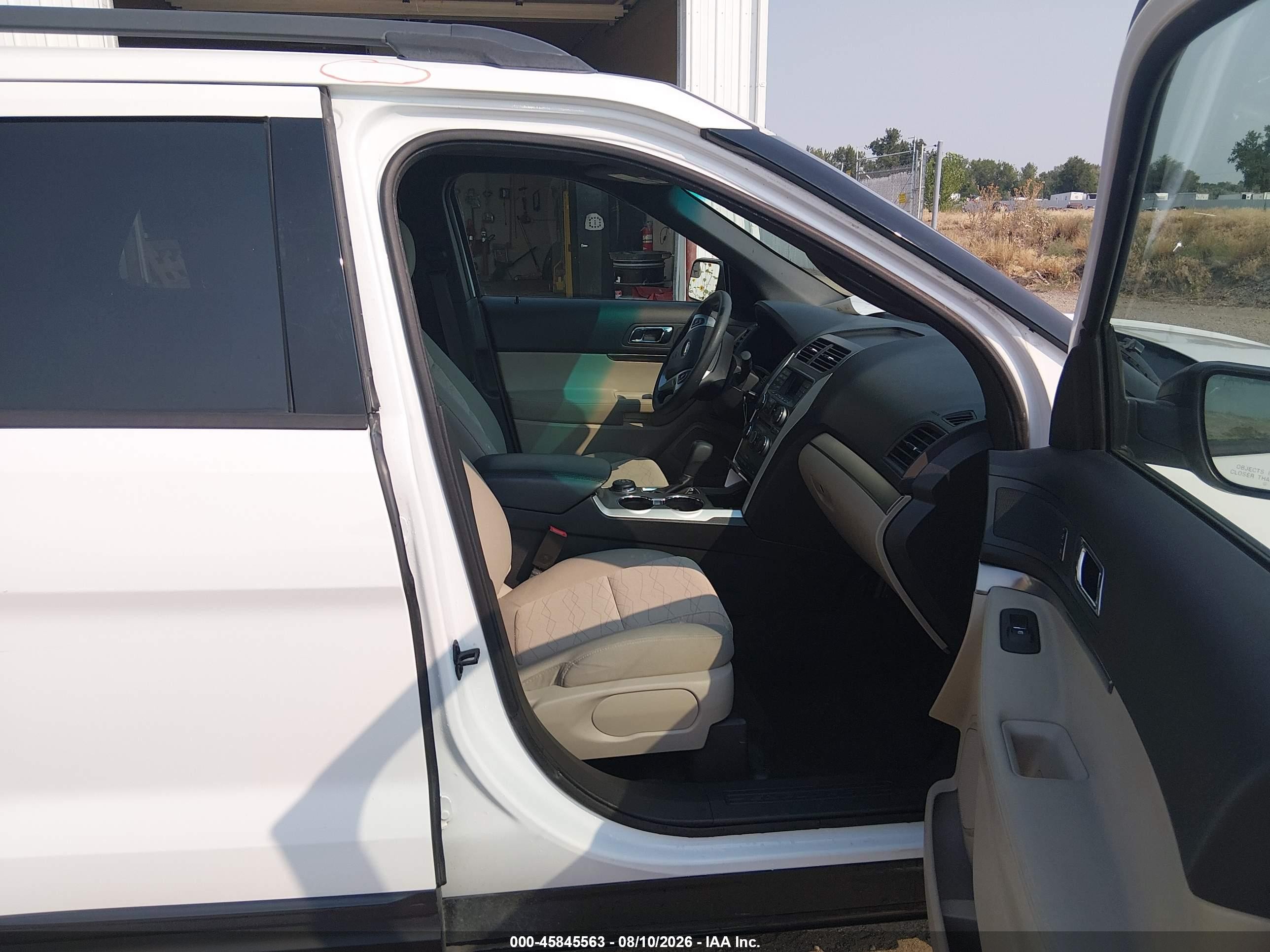 2015 Ford Explorer   Black vin: 1FM5K8B88FGC53855