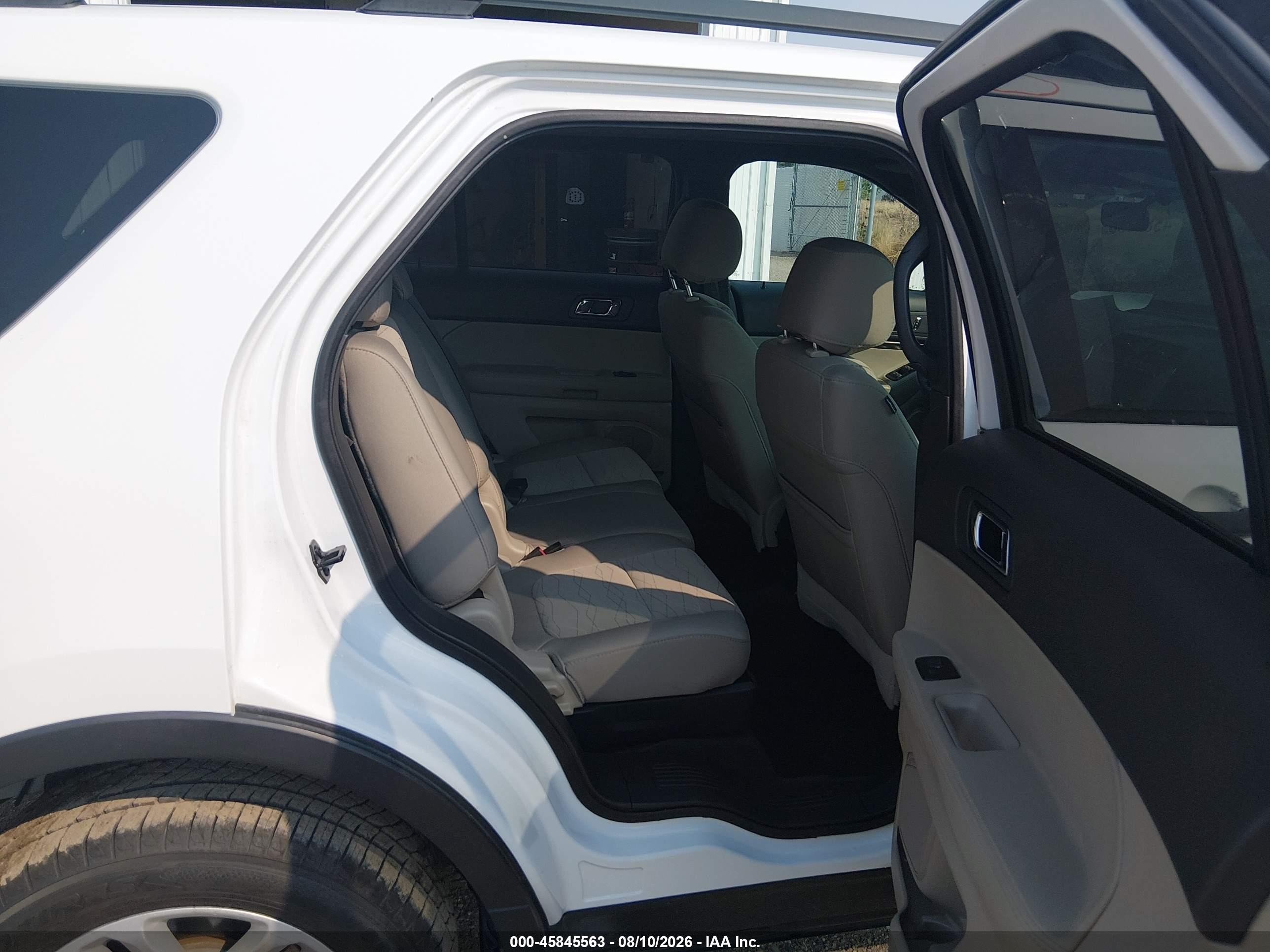 2015 Ford Explorer   Black vin: 1FM5K8B88FGC53855
