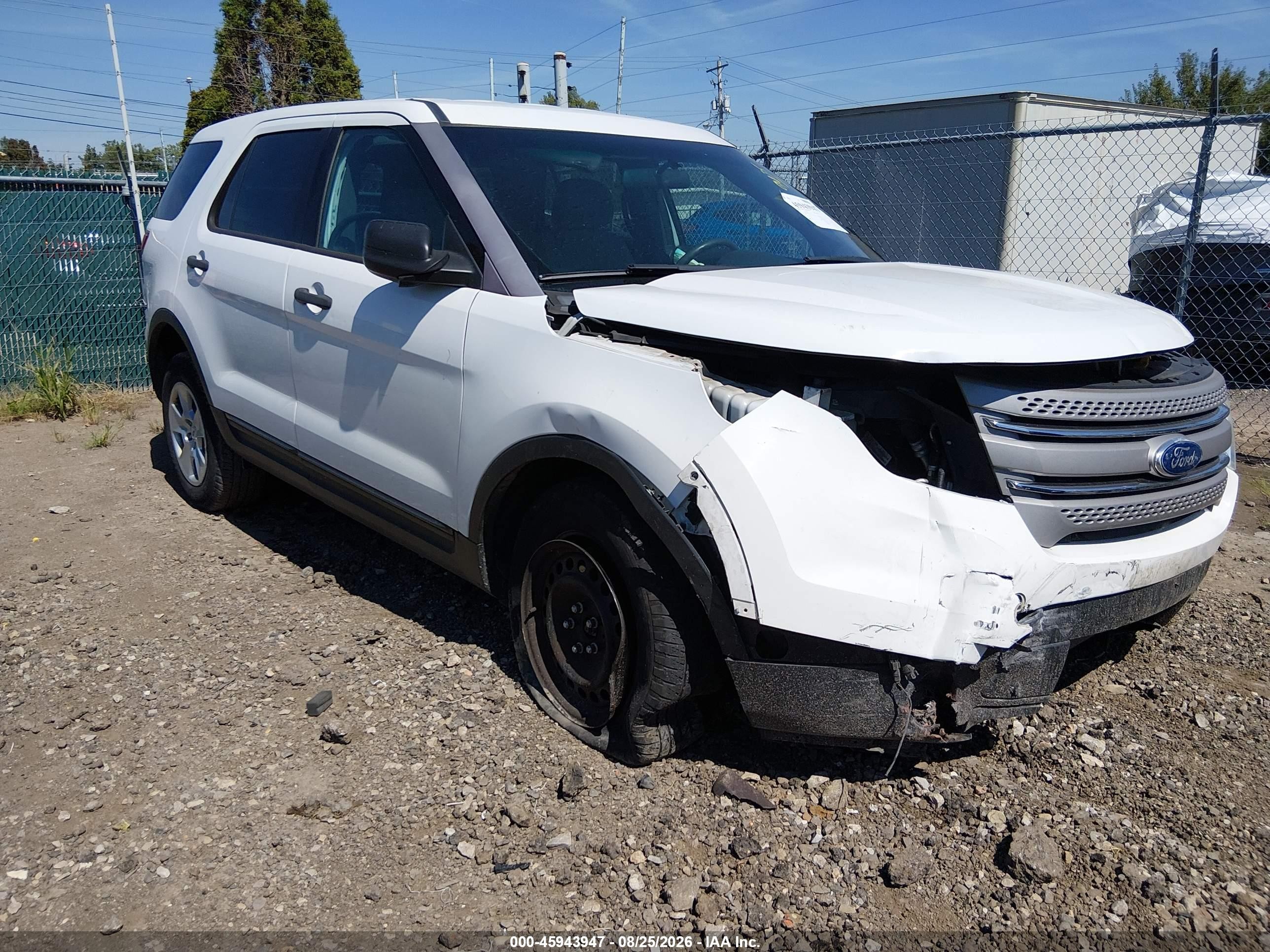 2013 Ford Explorer   White vin: 1FM5K8B89DGB79035