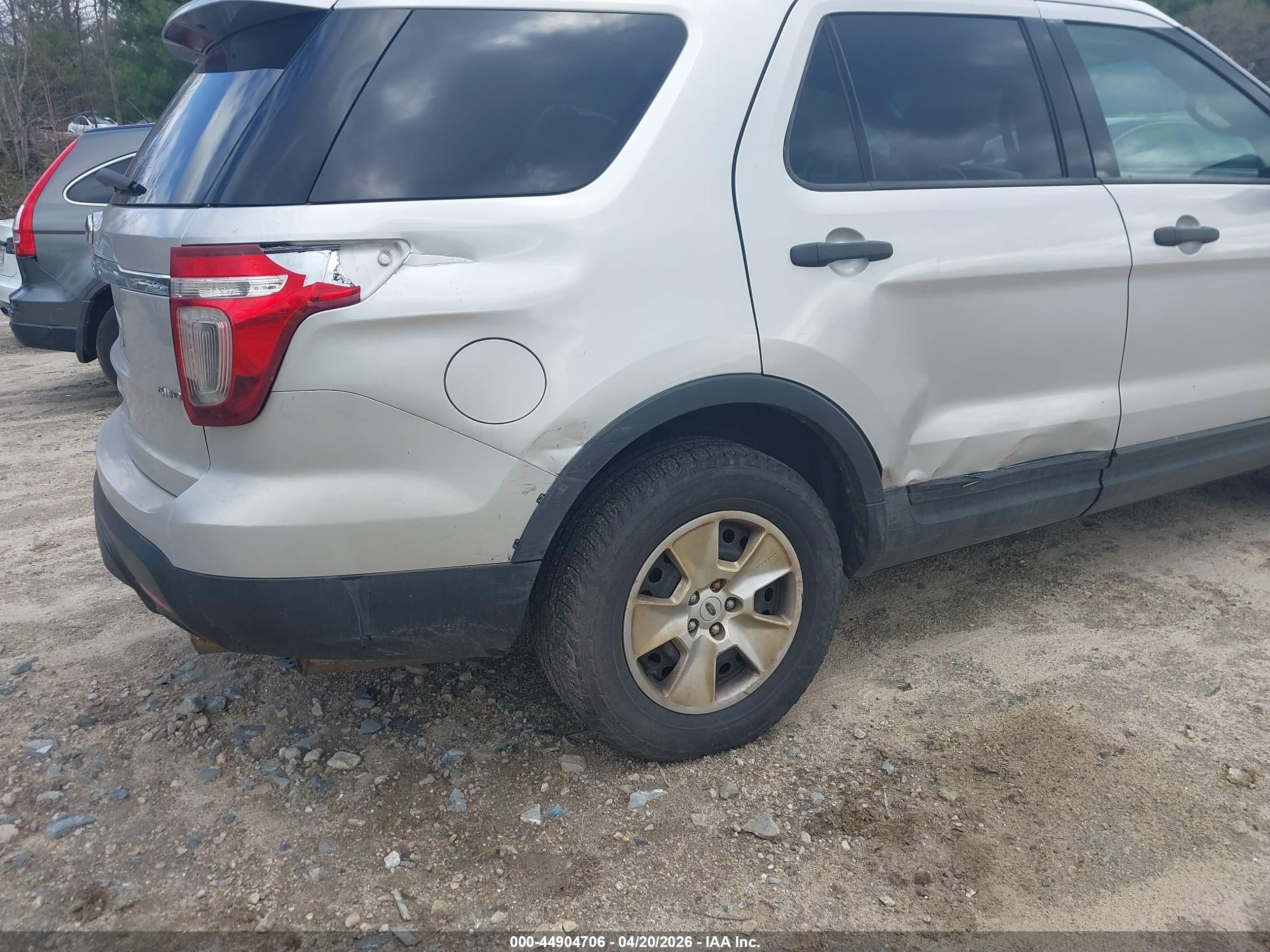 2013 Ford Explorer   Silver vin: 1FM5K8B89DGC40870