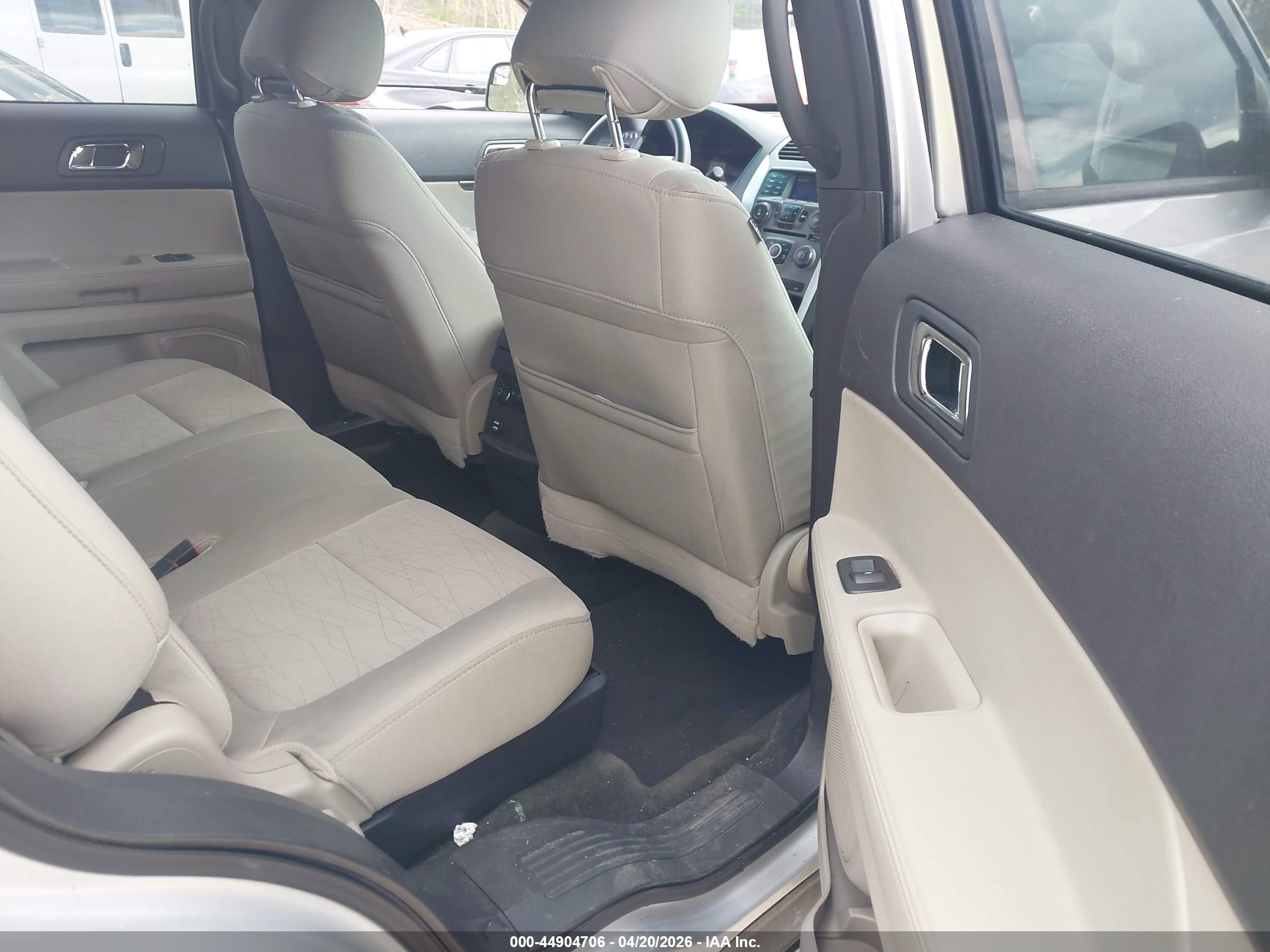 2013 Ford Explorer   Silver vin: 1FM5K8B89DGC40870