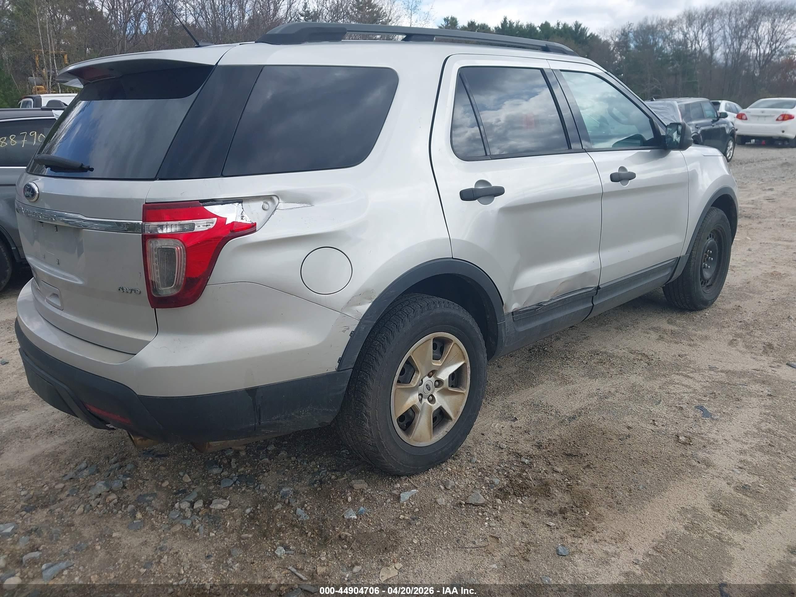2013 Ford Explorer   Silver vin: 1FM5K8B89DGC40870