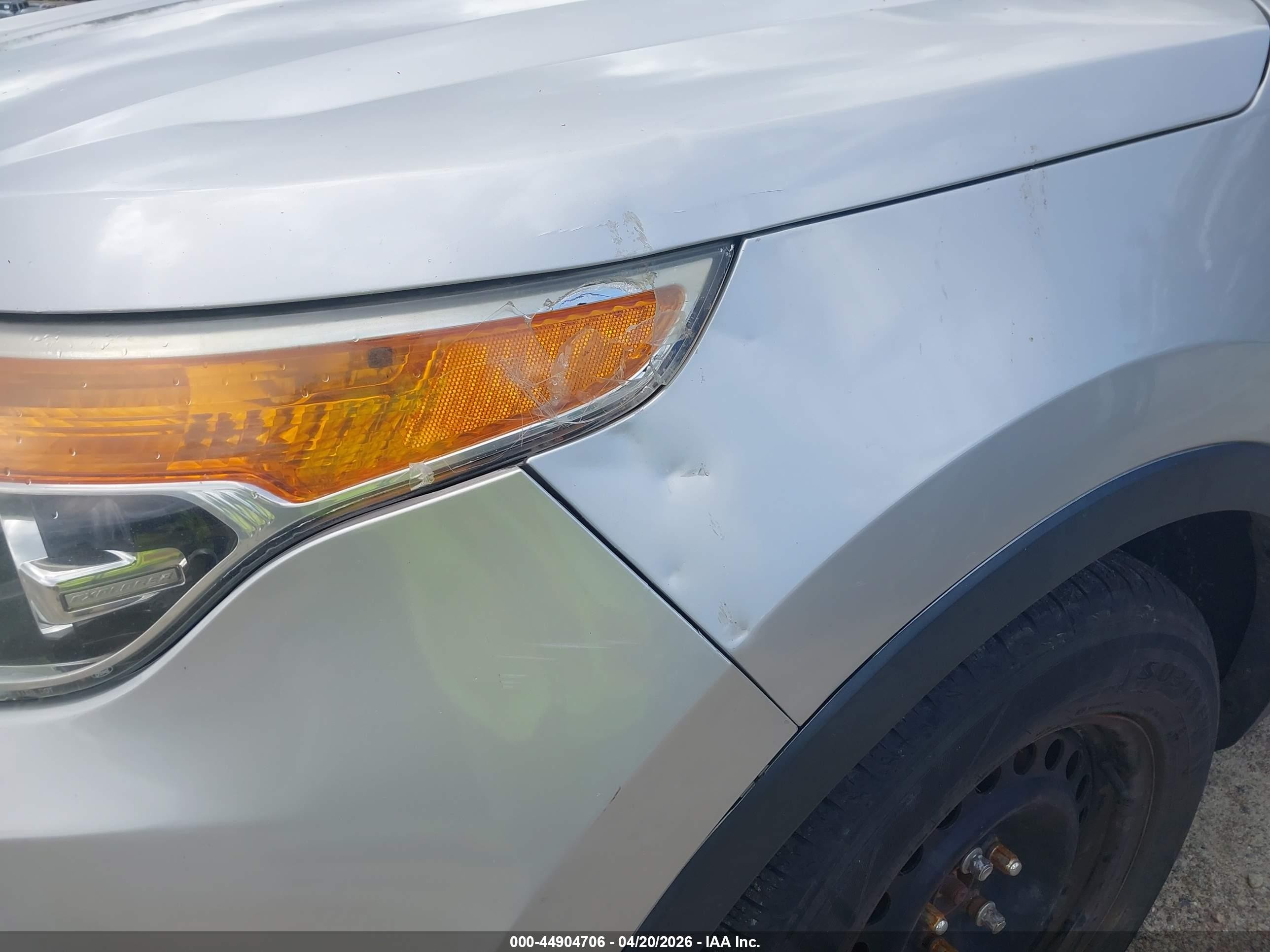 2013 Ford Explorer   Silver vin: 1FM5K8B89DGC40870