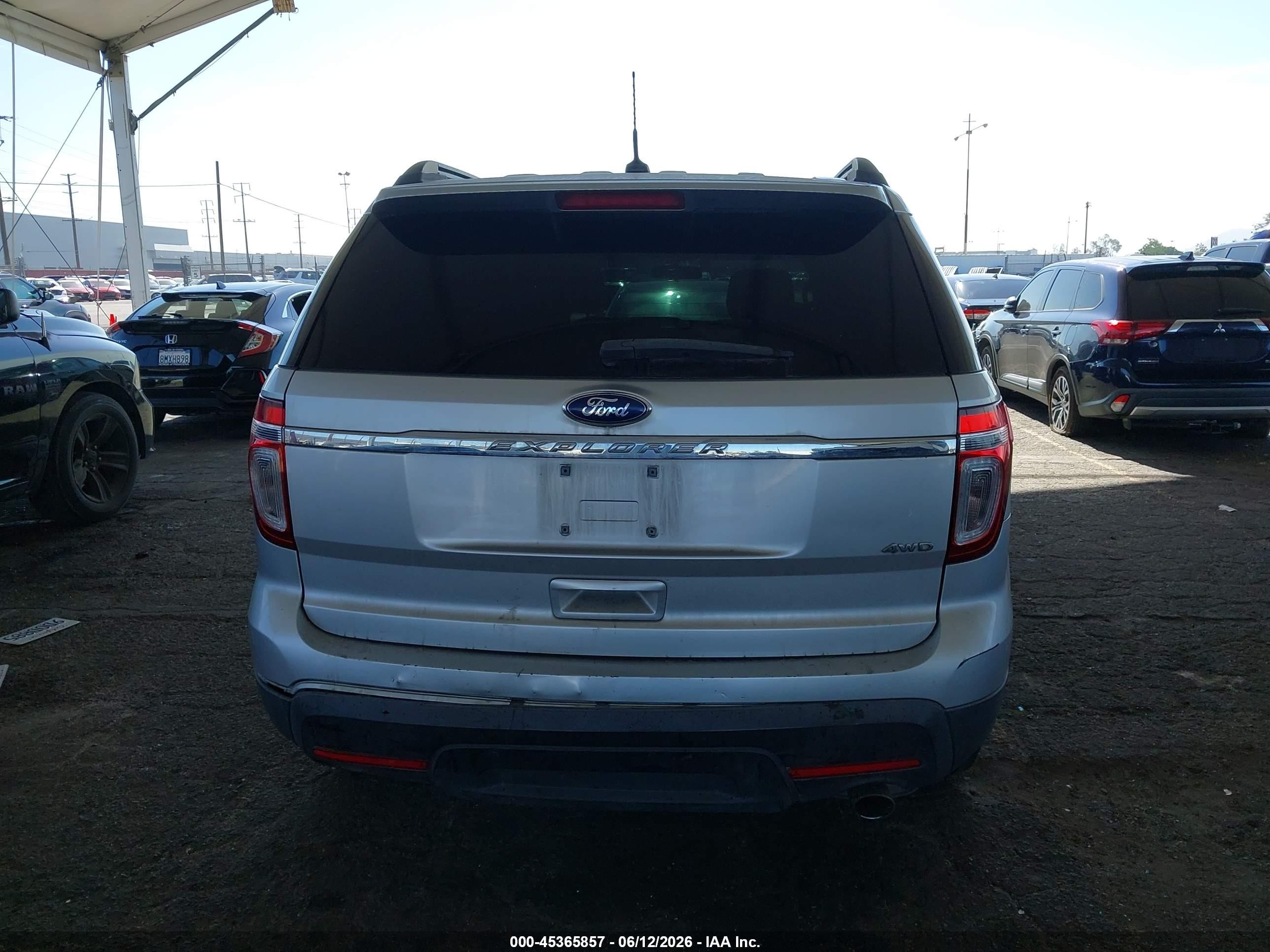 2013 Ford Explorer   Серый vin: 1FM5K8B89DGC63355