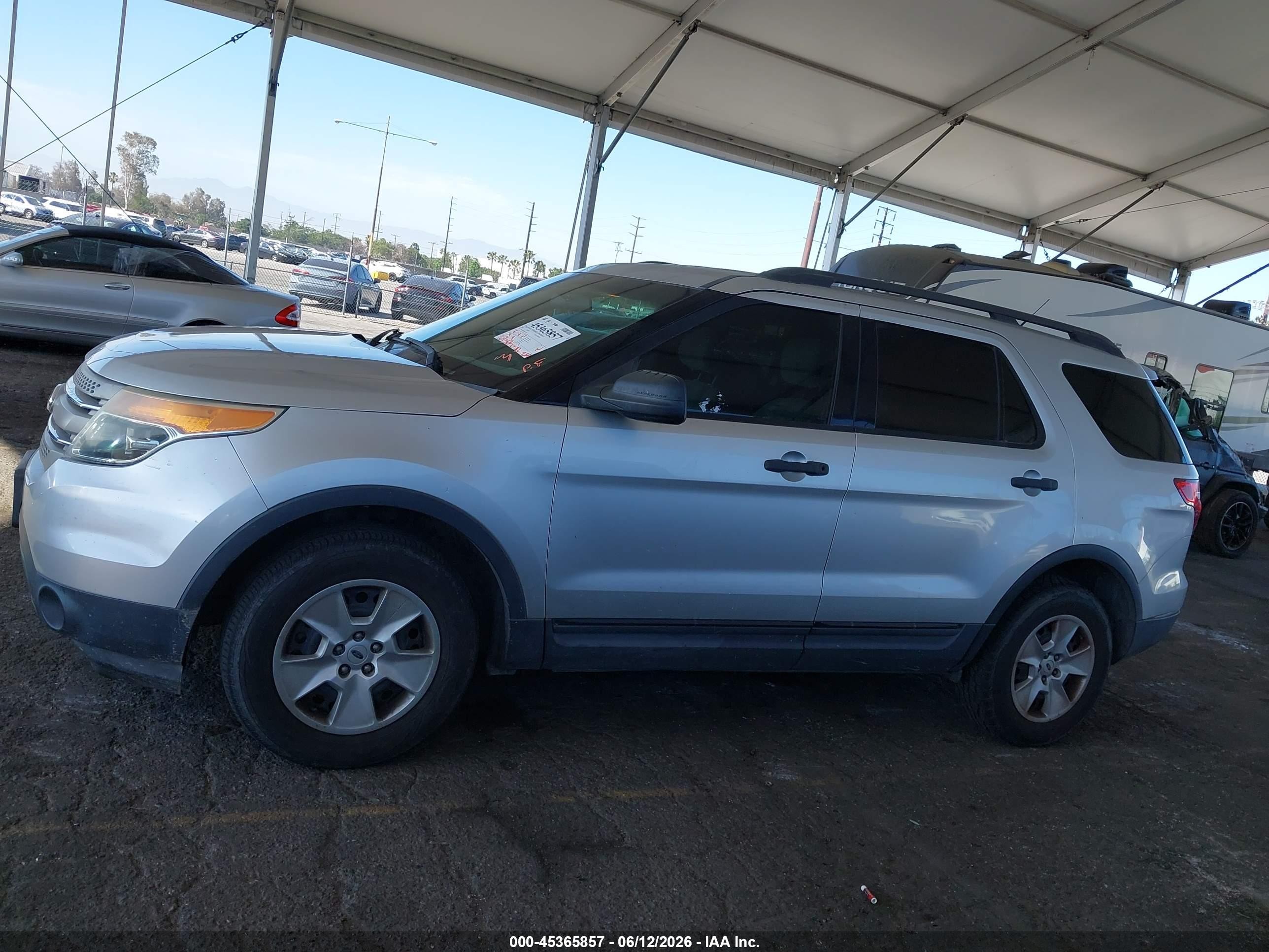 2013 Ford Explorer   Серый vin: 1FM5K8B89DGC63355