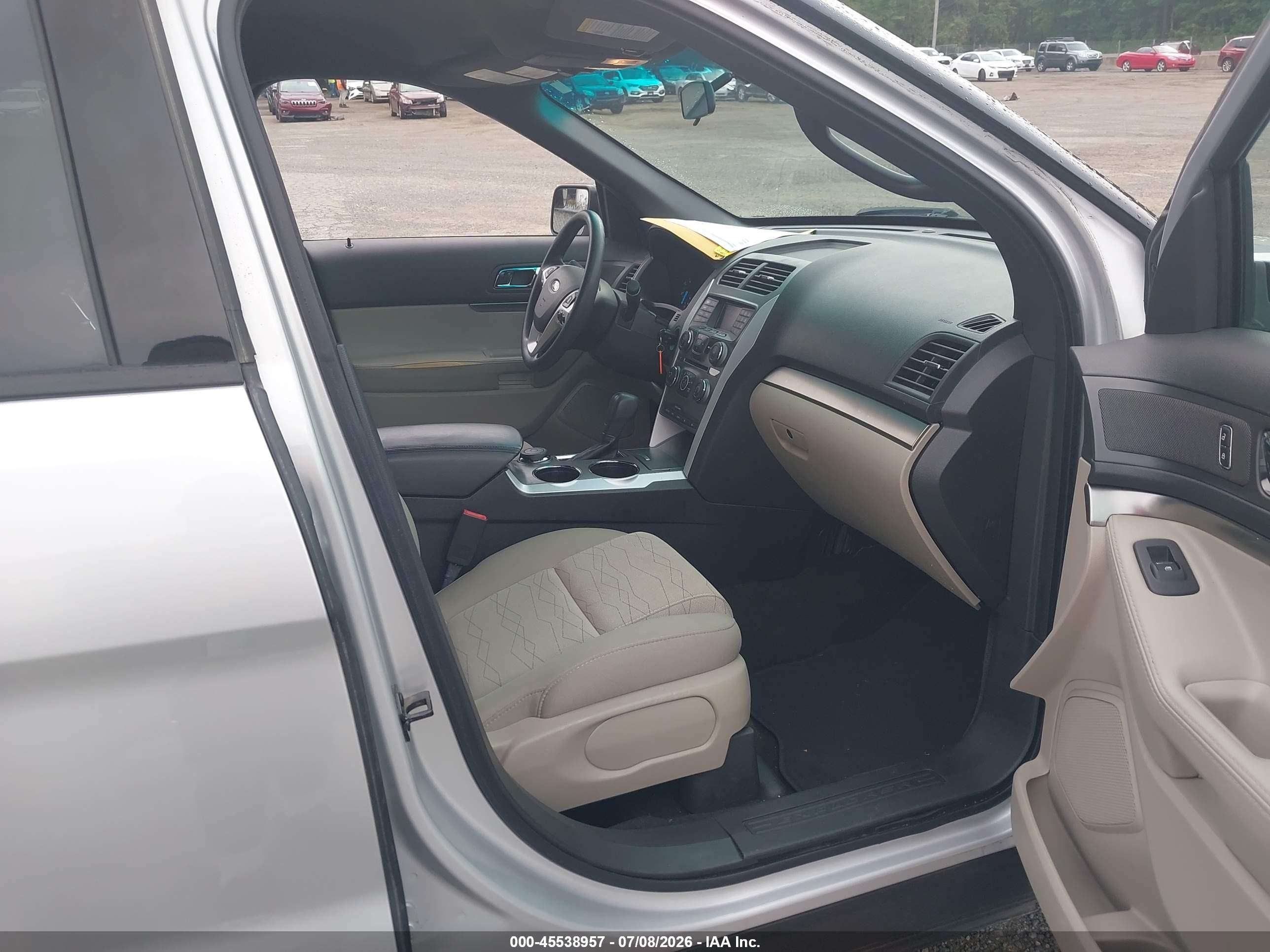 2014 Ford Explorer   Cream vin: 1FM5K8B89EGA76618