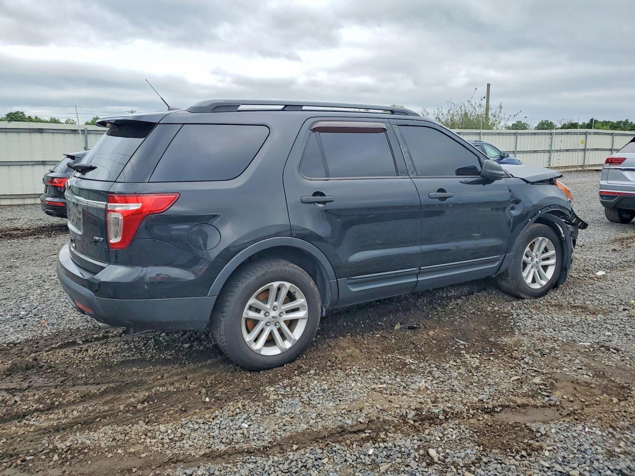 2015 Ford Explorer Черный vin: 1FM5K8B89FGA41773