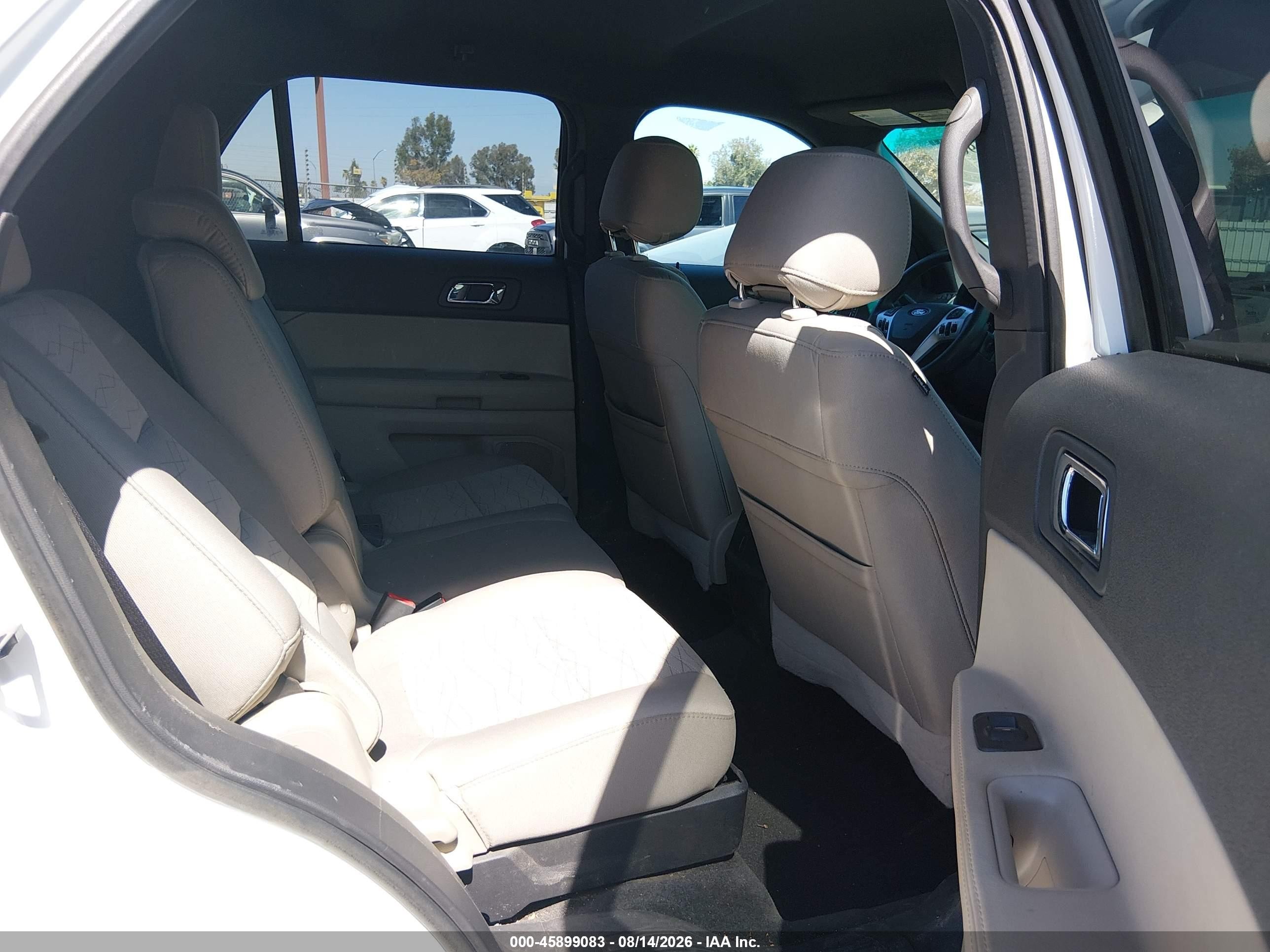 2015 Ford Explorer   White vin: 1FM5K8B89FGC42539