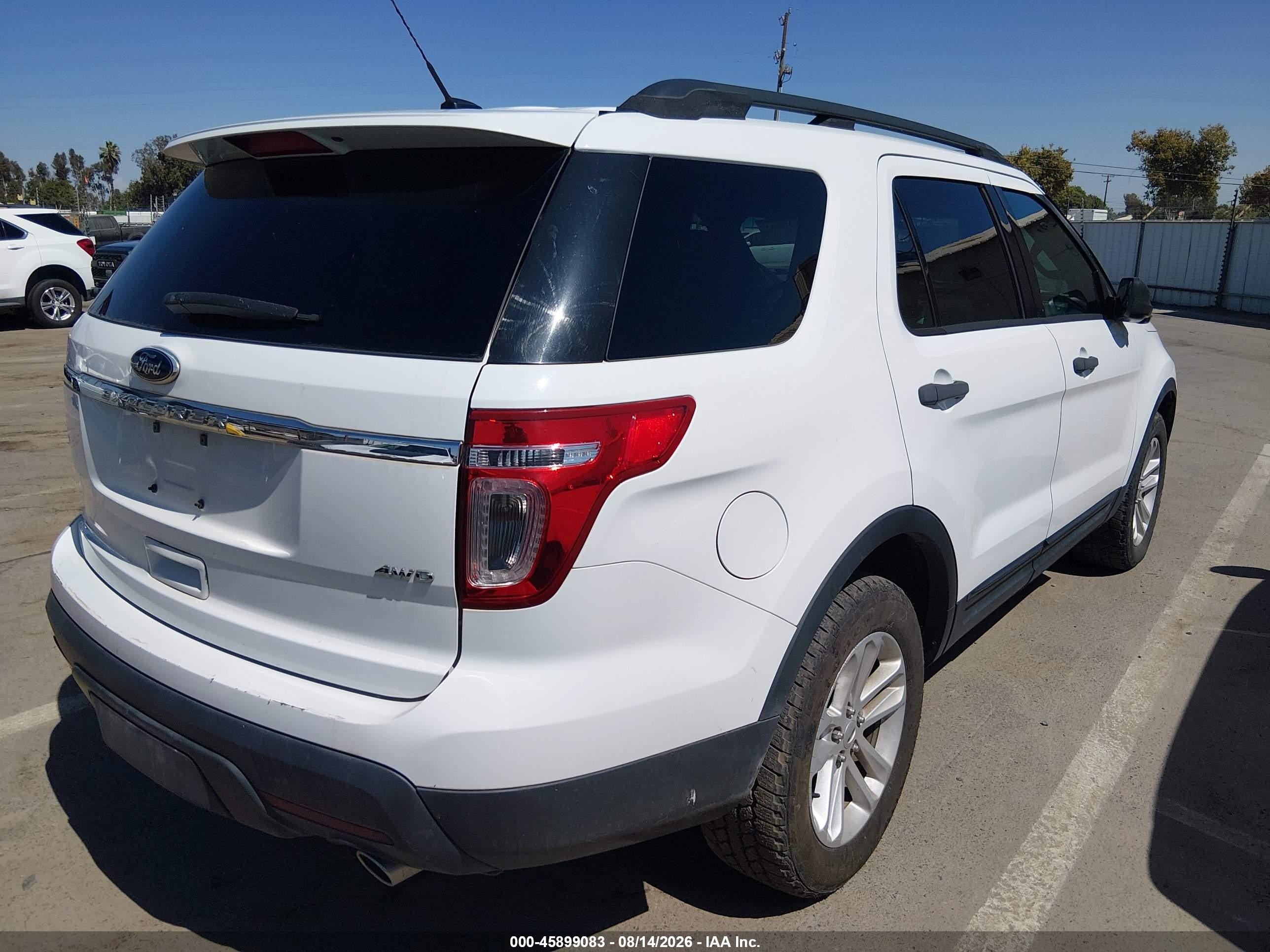 2015 Ford Explorer   White vin: 1FM5K8B89FGC42539