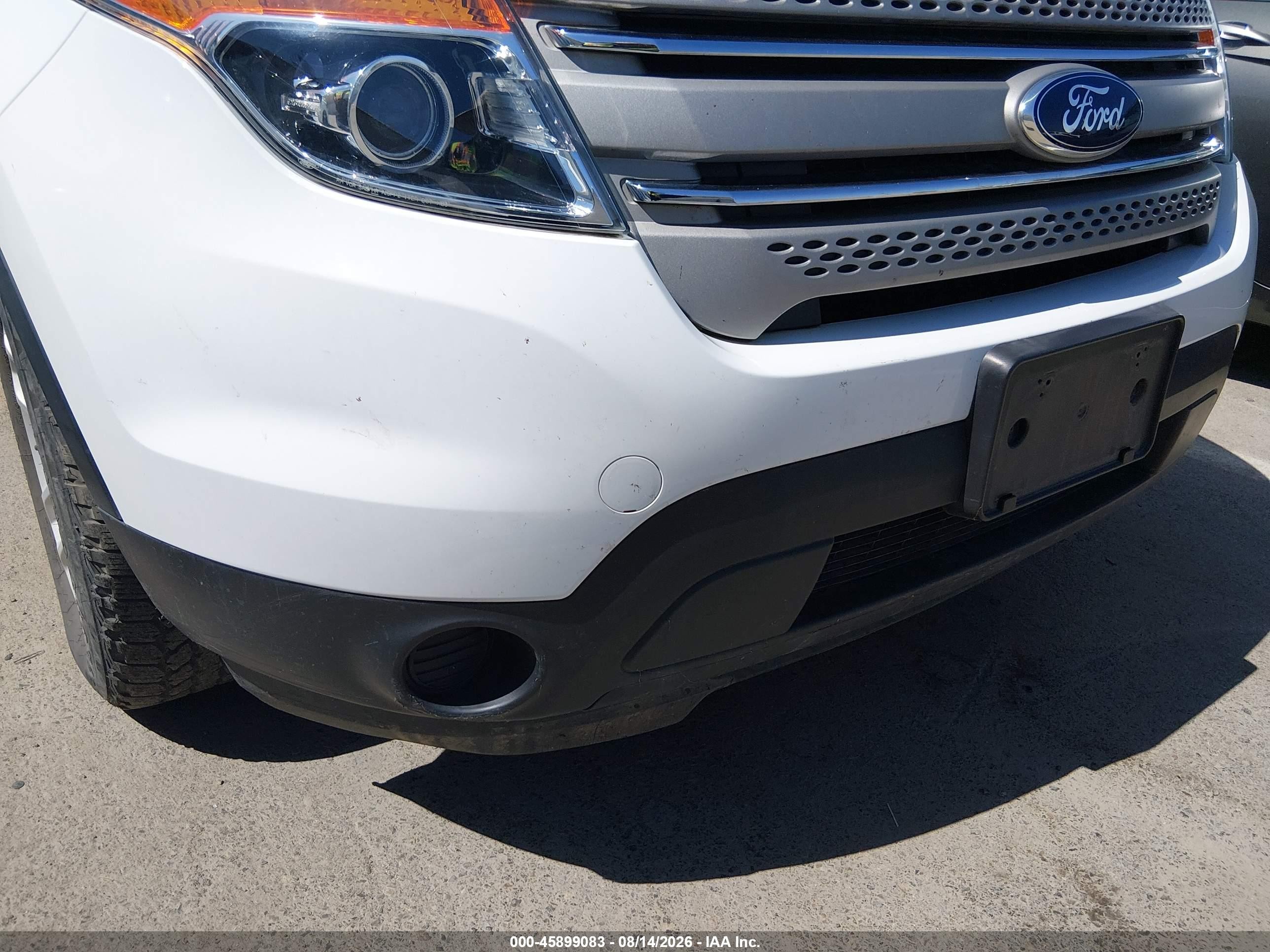 2015 Ford Explorer   White vin: 1FM5K8B89FGC42539