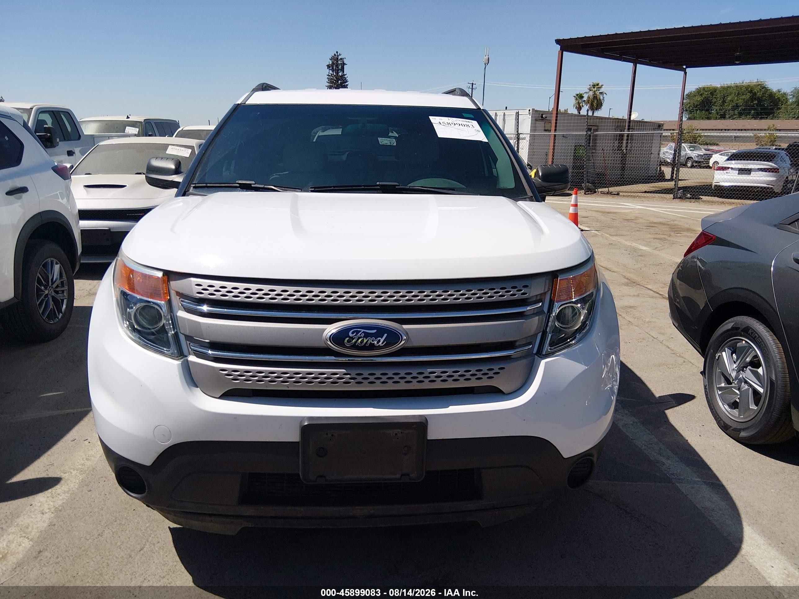 2015 Ford Explorer   White vin: 1FM5K8B89FGC42539