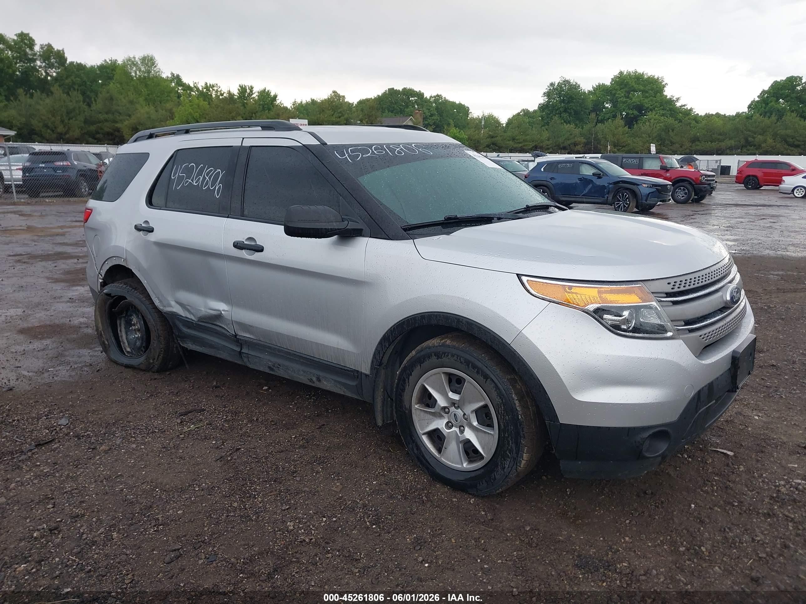 2013 Ford Explorer   Silver vin: 1FM5K8B8XDGA23778