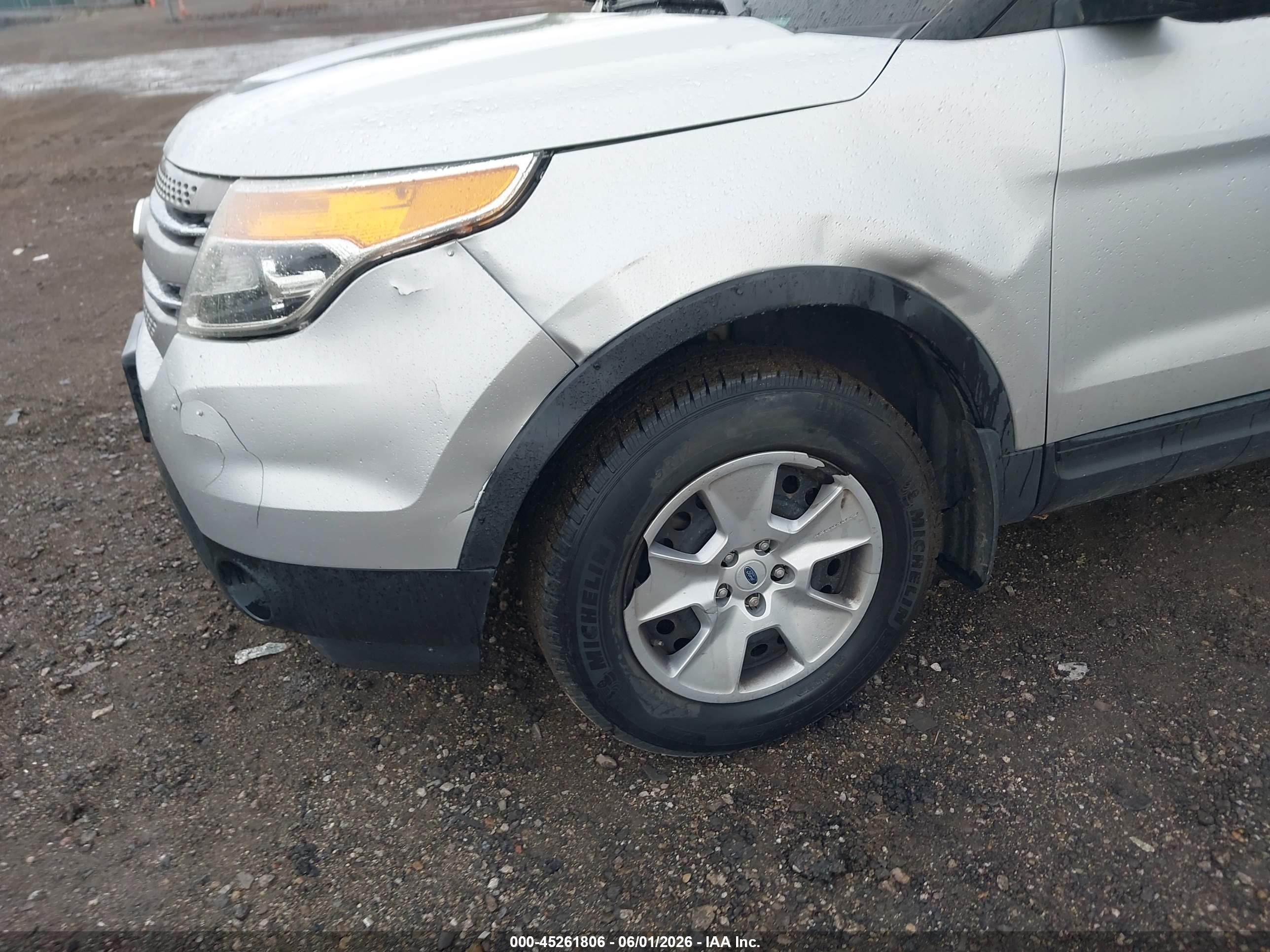 2013 Ford Explorer   Silver vin: 1FM5K8B8XDGA23778