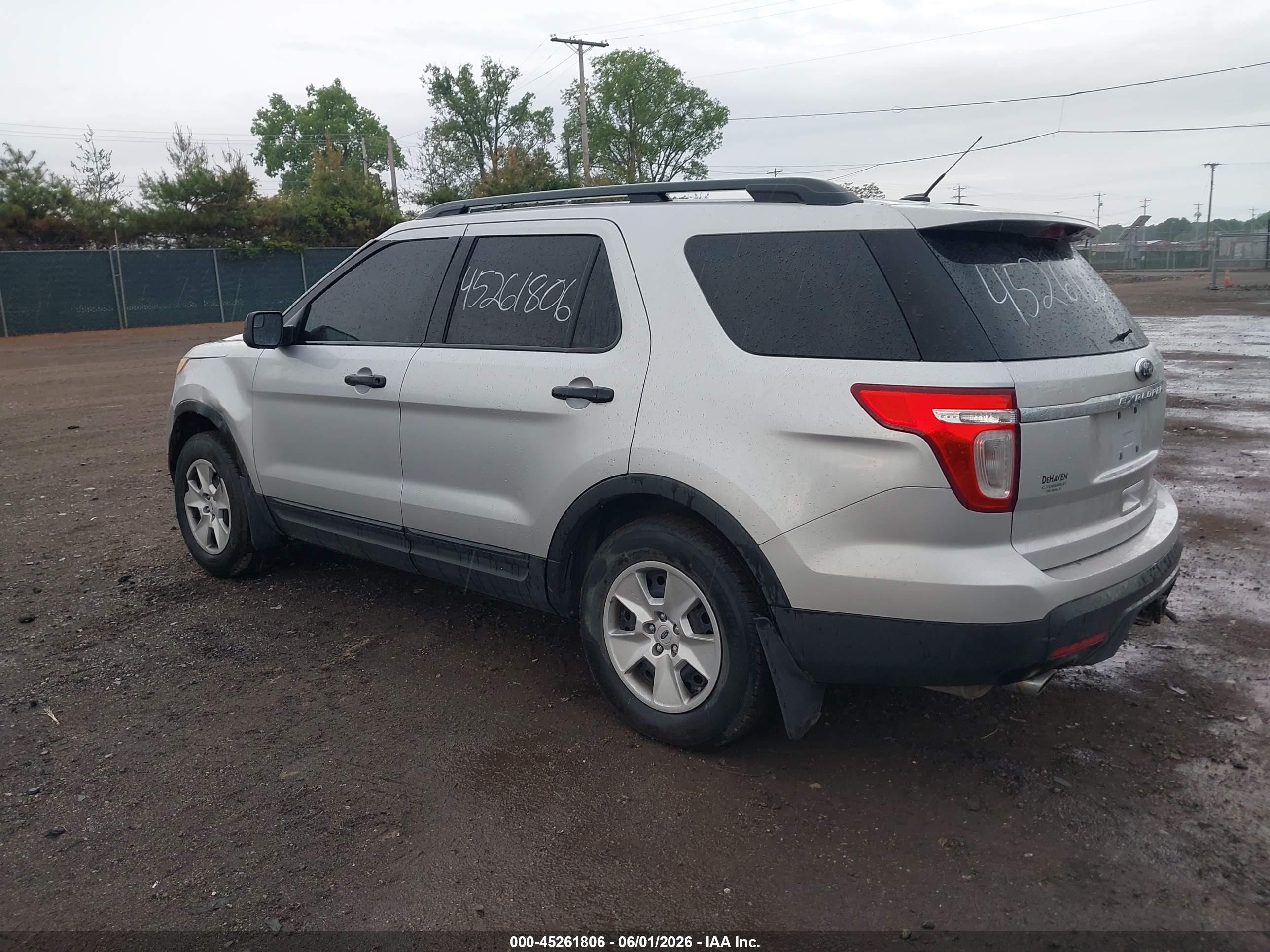 2013 Ford Explorer   Silver vin: 1FM5K8B8XDGA23778