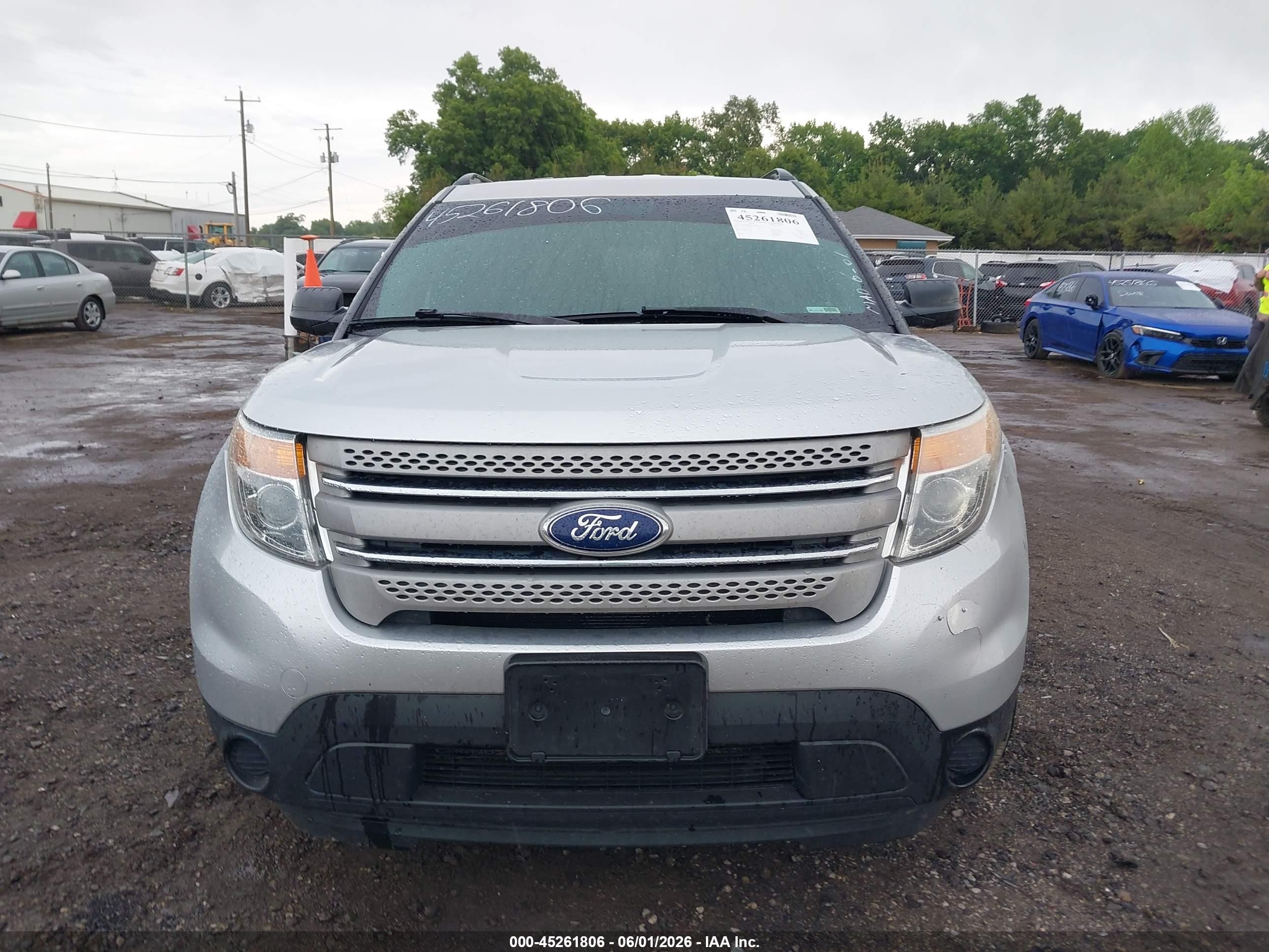 2013 Ford Explorer   Silver vin: 1FM5K8B8XDGA23778
