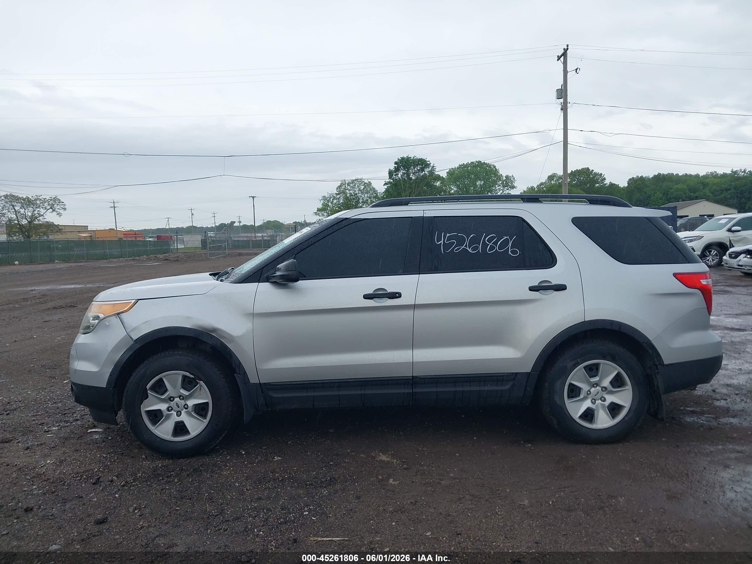 2013 Ford Explorer   Silver vin: 1FM5K8B8XDGA23778