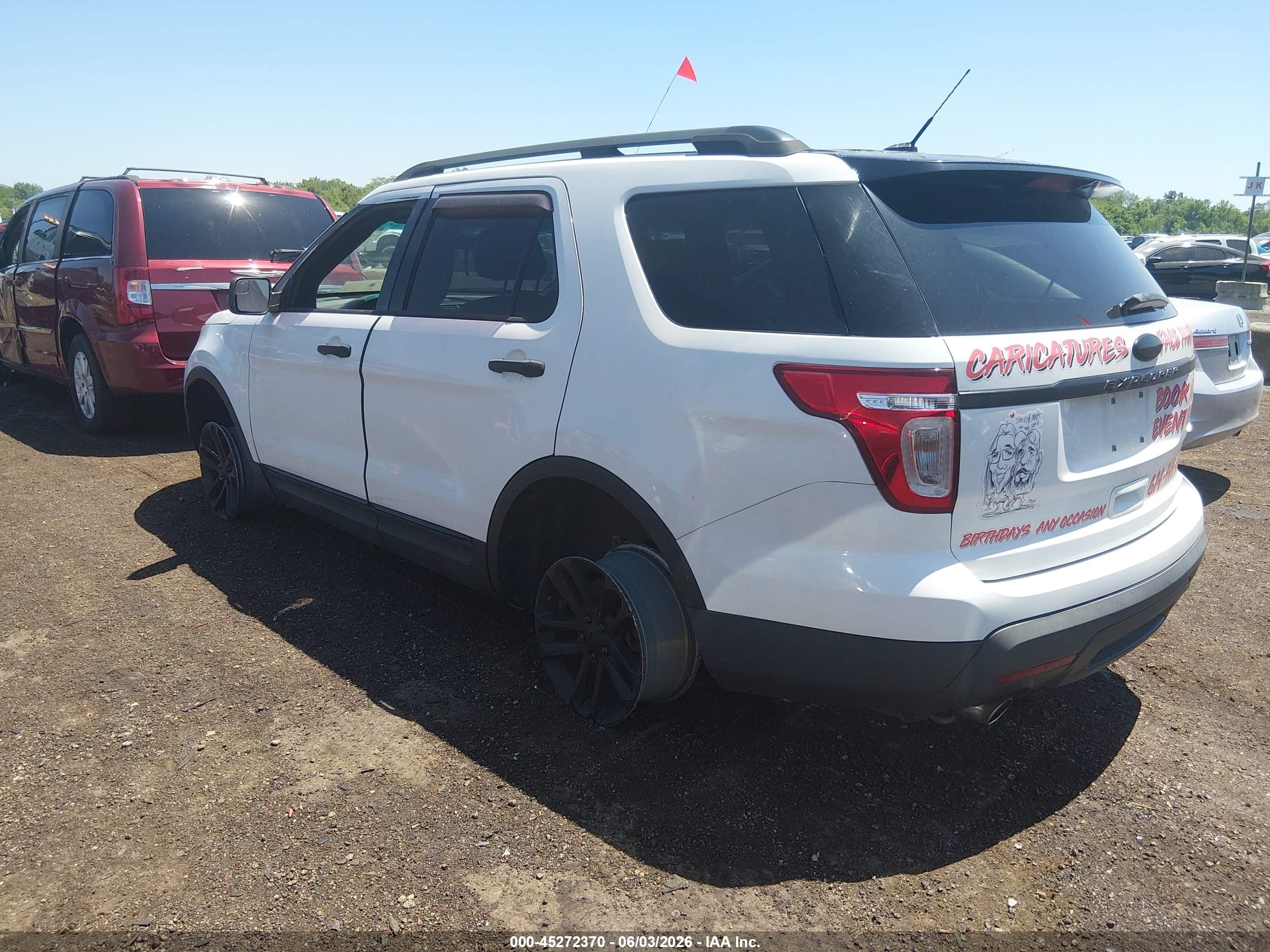 2015 Ford Explorer   Белый vin: 1FM5K8B8XFGA30717