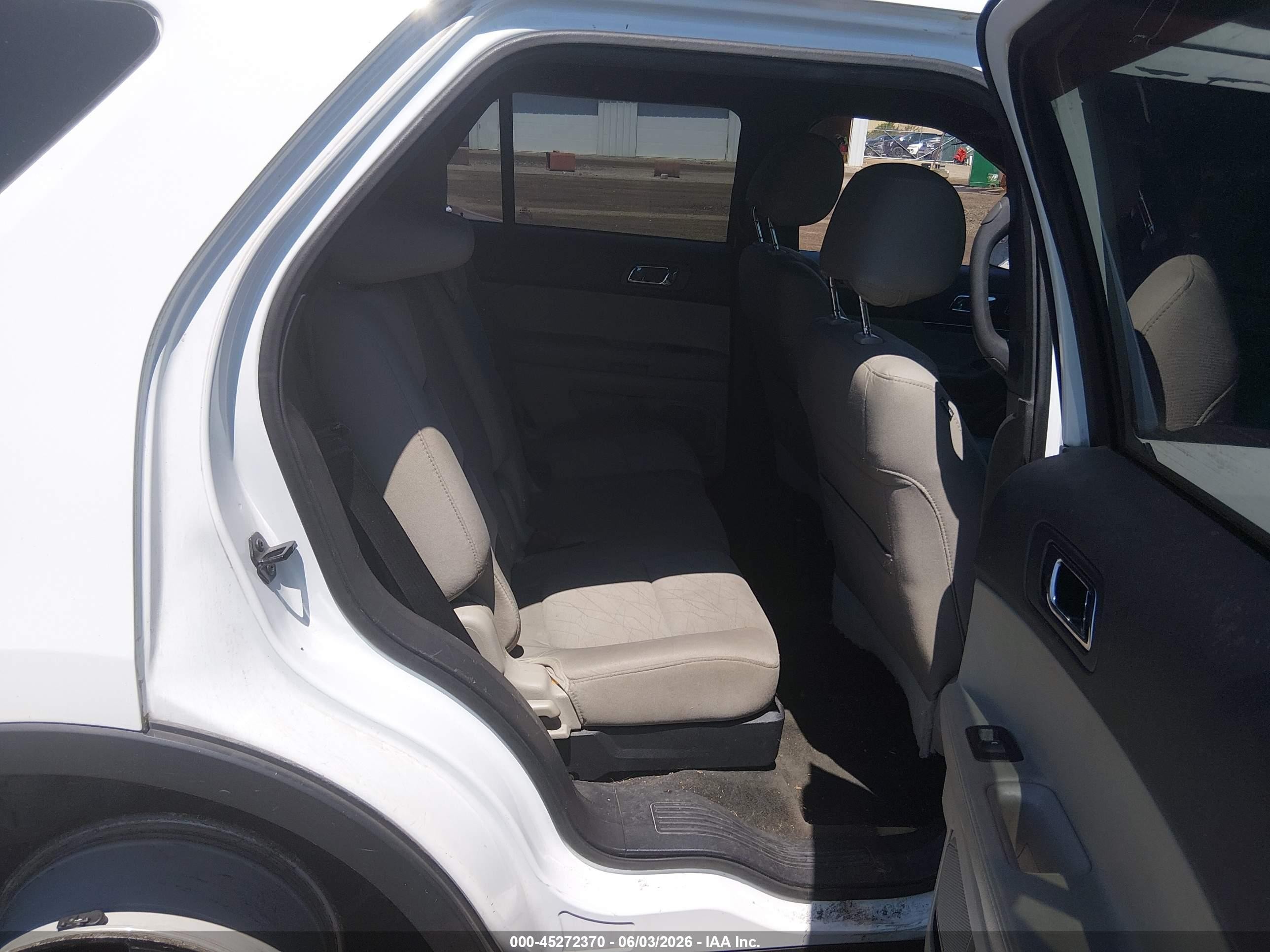 2015 Ford Explorer   Белый vin: 1FM5K8B8XFGA30717