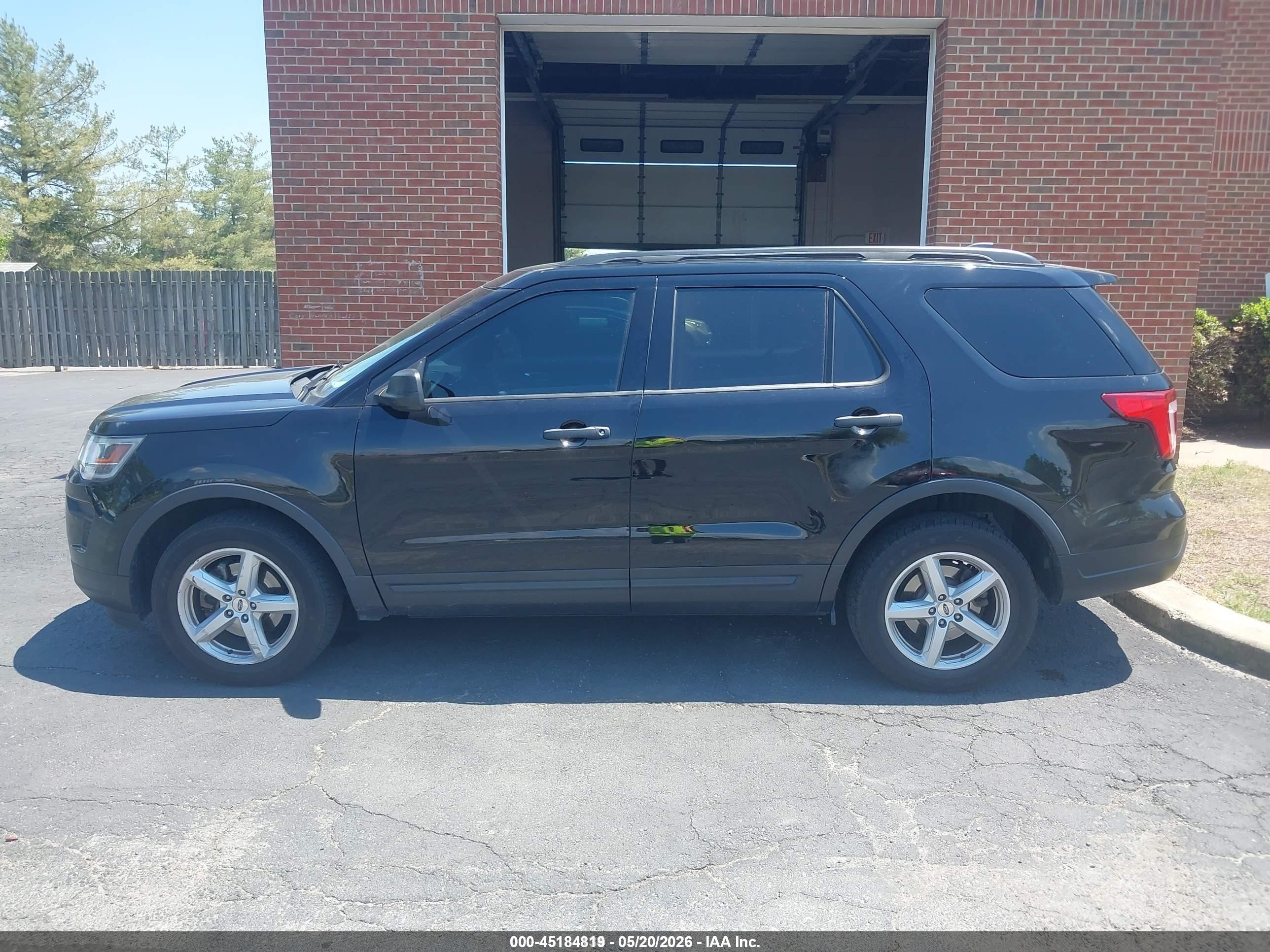 2018 Ford Explorer   Black vin: 1FM5K8BH1JGC45329