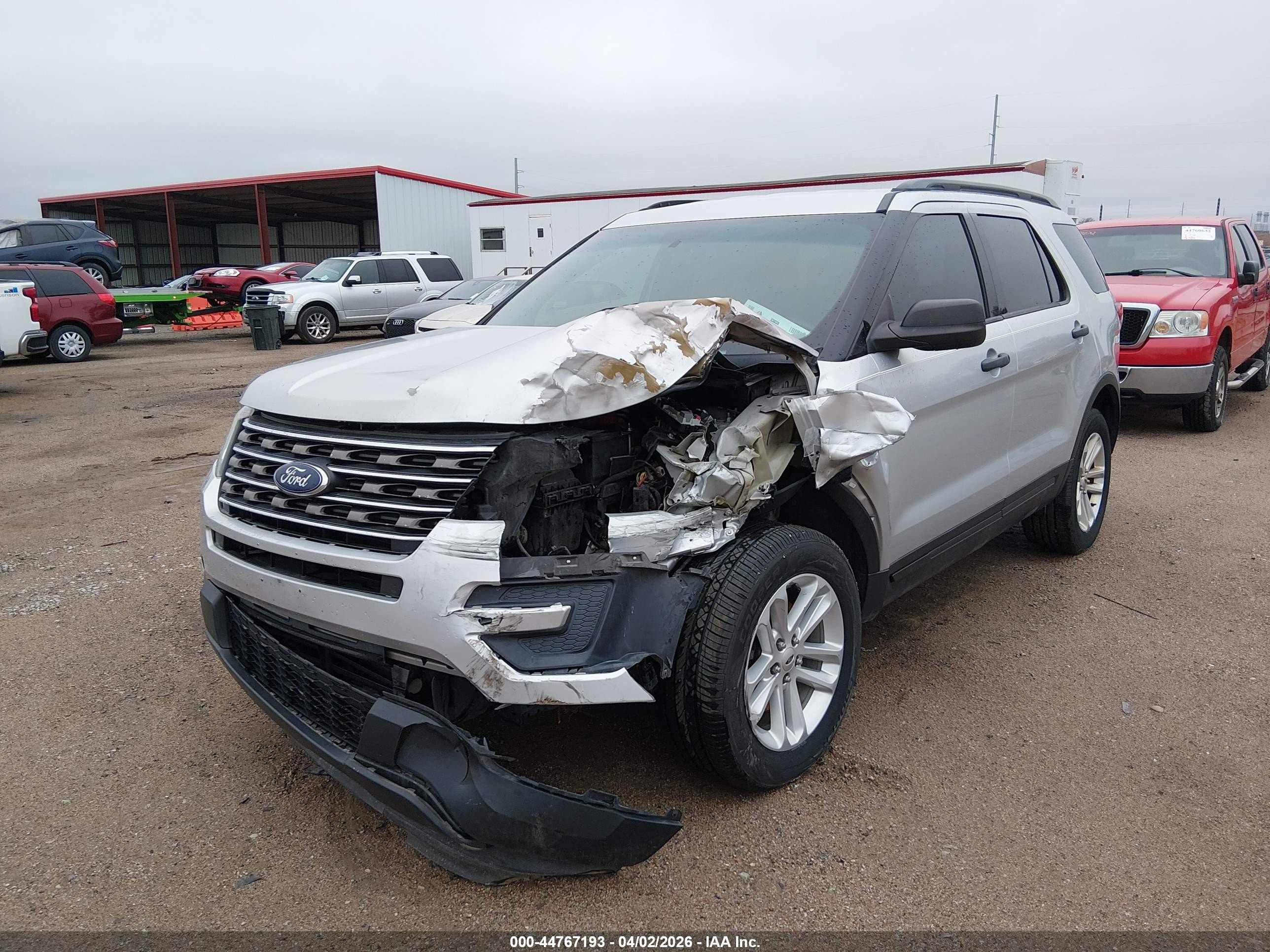 2016 Ford Explorer Silver vin: 1FM5K8BH2GGC37328