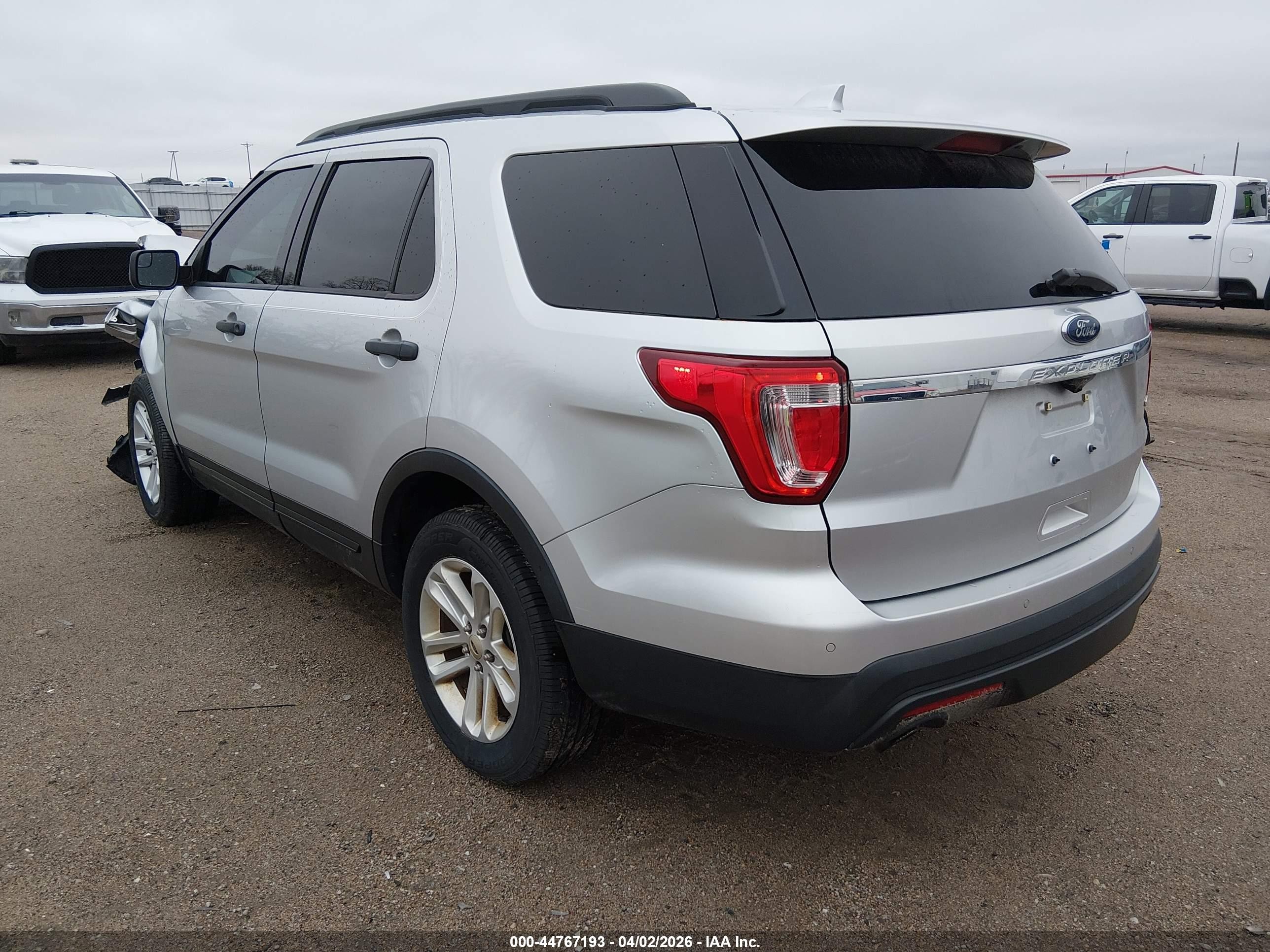 2016 Ford Explorer Silver vin: 1FM5K8BH2GGC37328