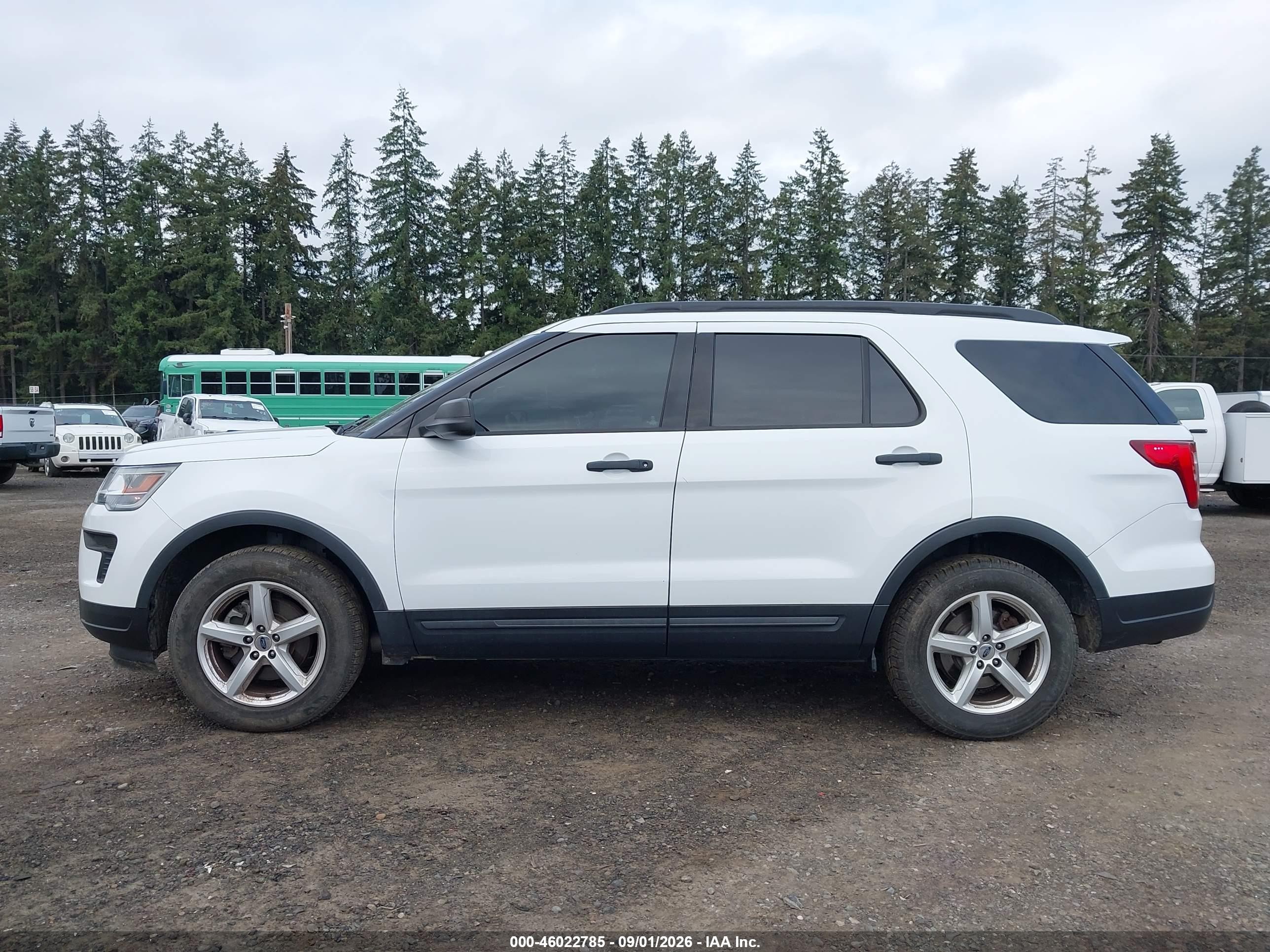 2018 Ford Explorer   White vin: 1FM5K8BH4JGC45566