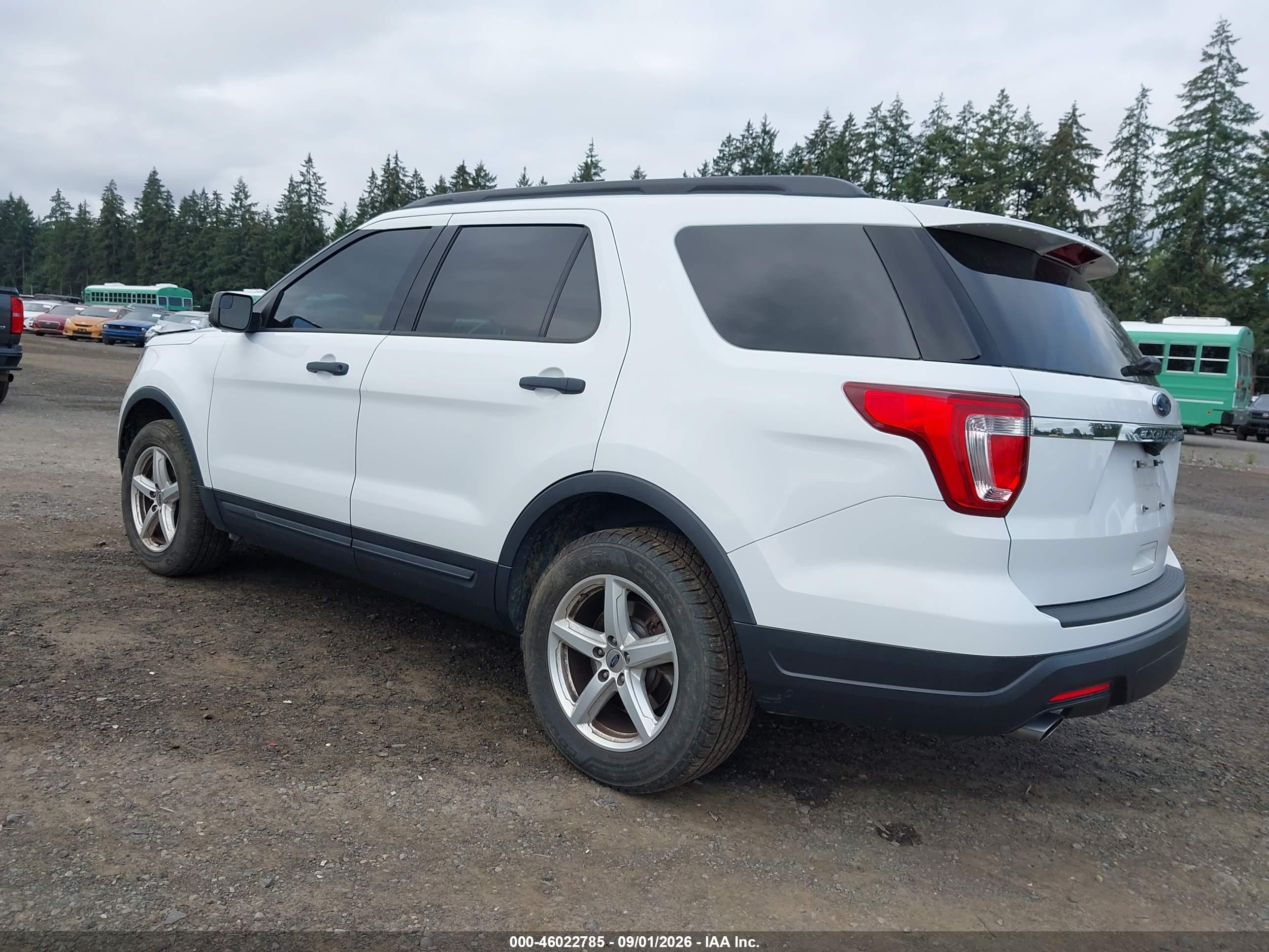 2018 Ford Explorer   White vin: 1FM5K8BH4JGC45566