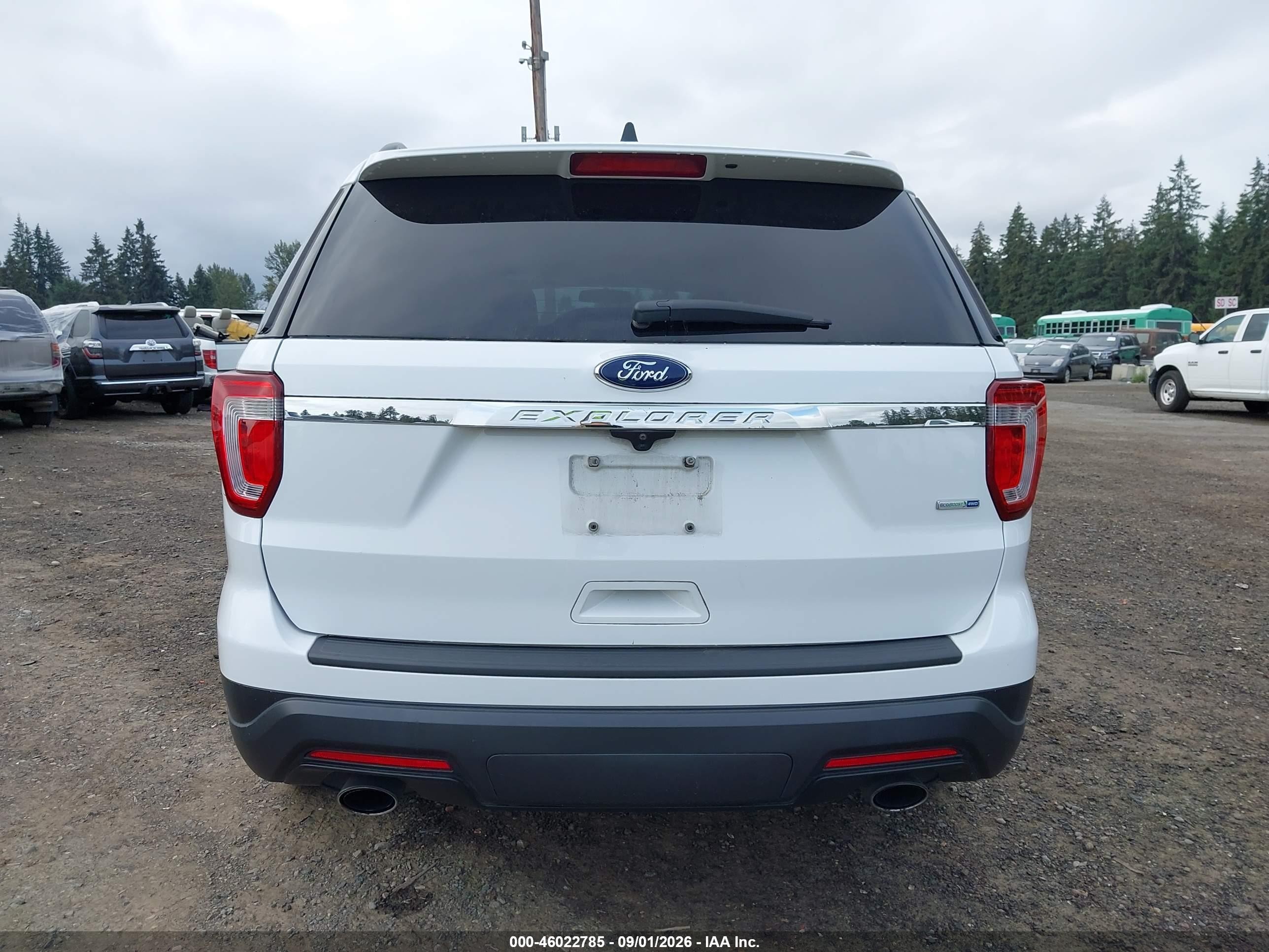 2018 Ford Explorer   White vin: 1FM5K8BH4JGC45566
