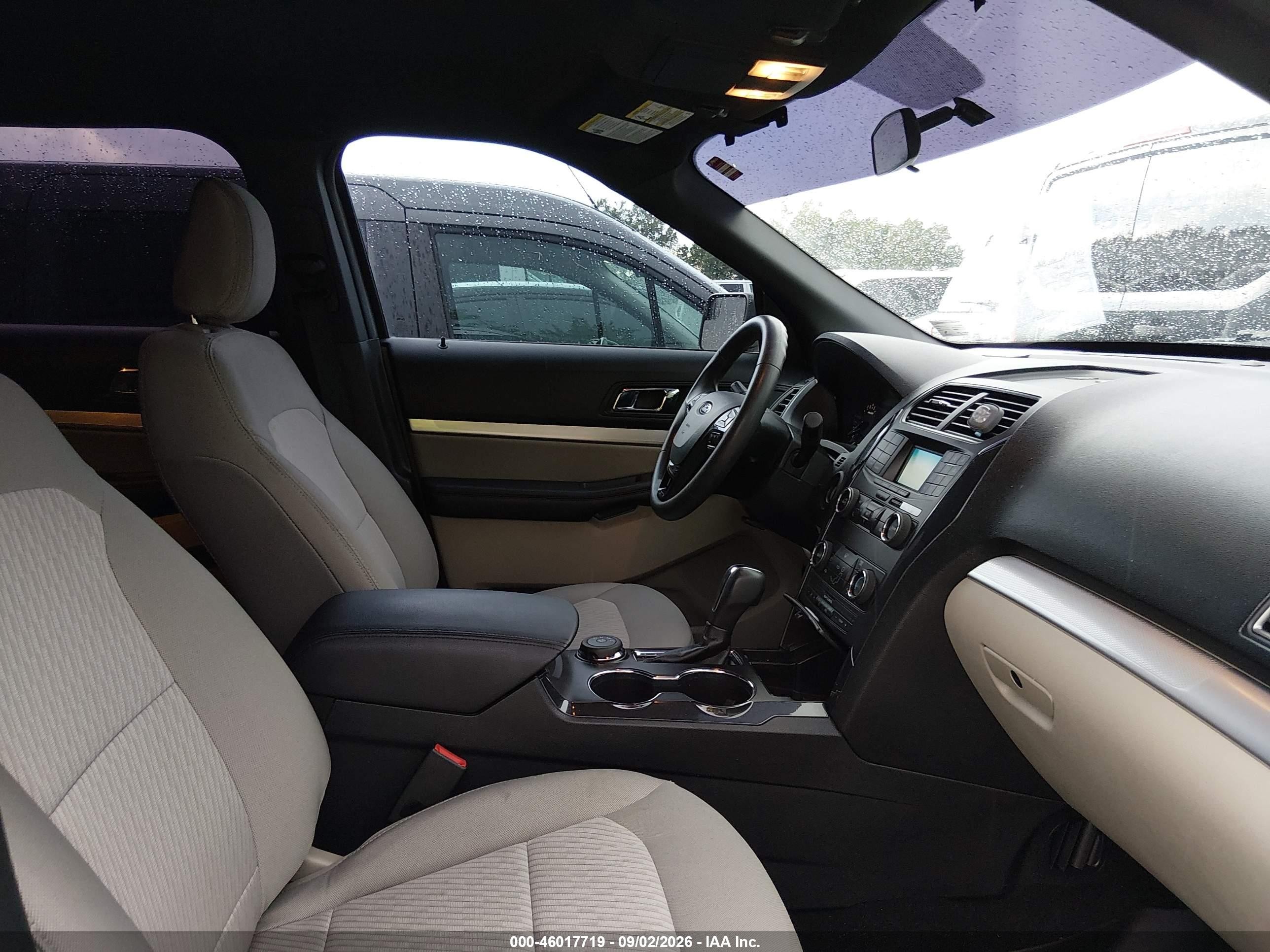 2018 Ford Explorer   Silver vin: 1FM5K8BH7JGC57131