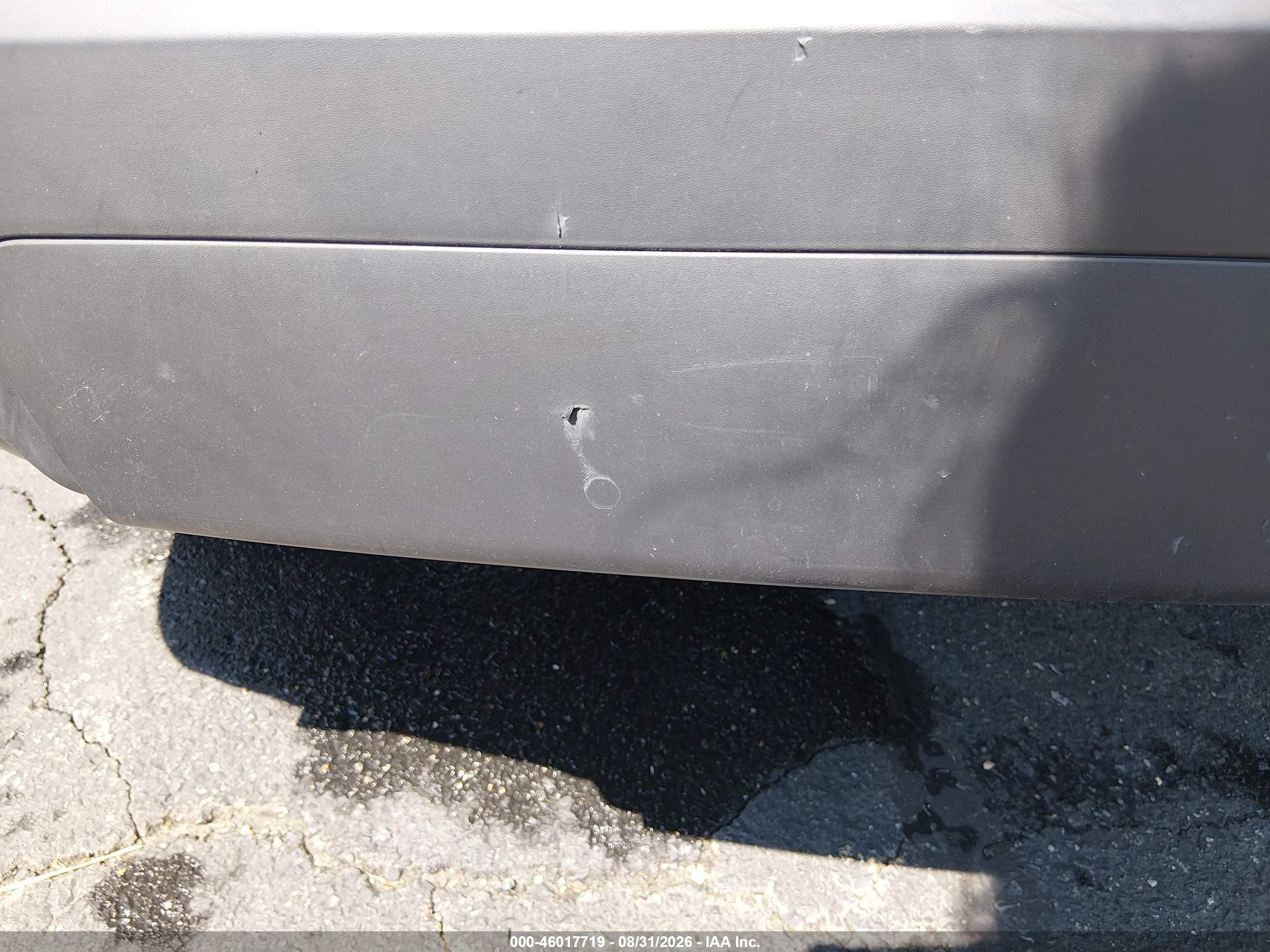 2018 Ford Explorer   Silver vin: 1FM5K8BH7JGC57131