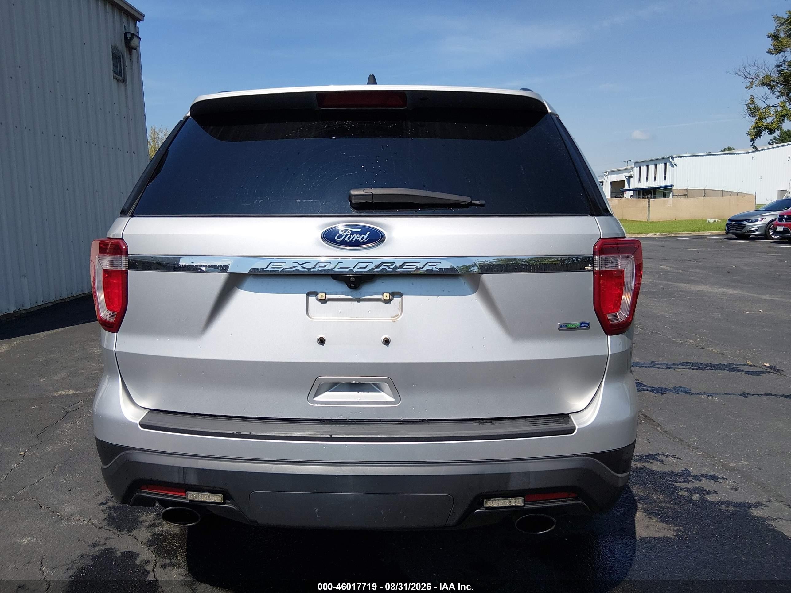 2018 Ford Explorer   Silver vin: 1FM5K8BH7JGC57131