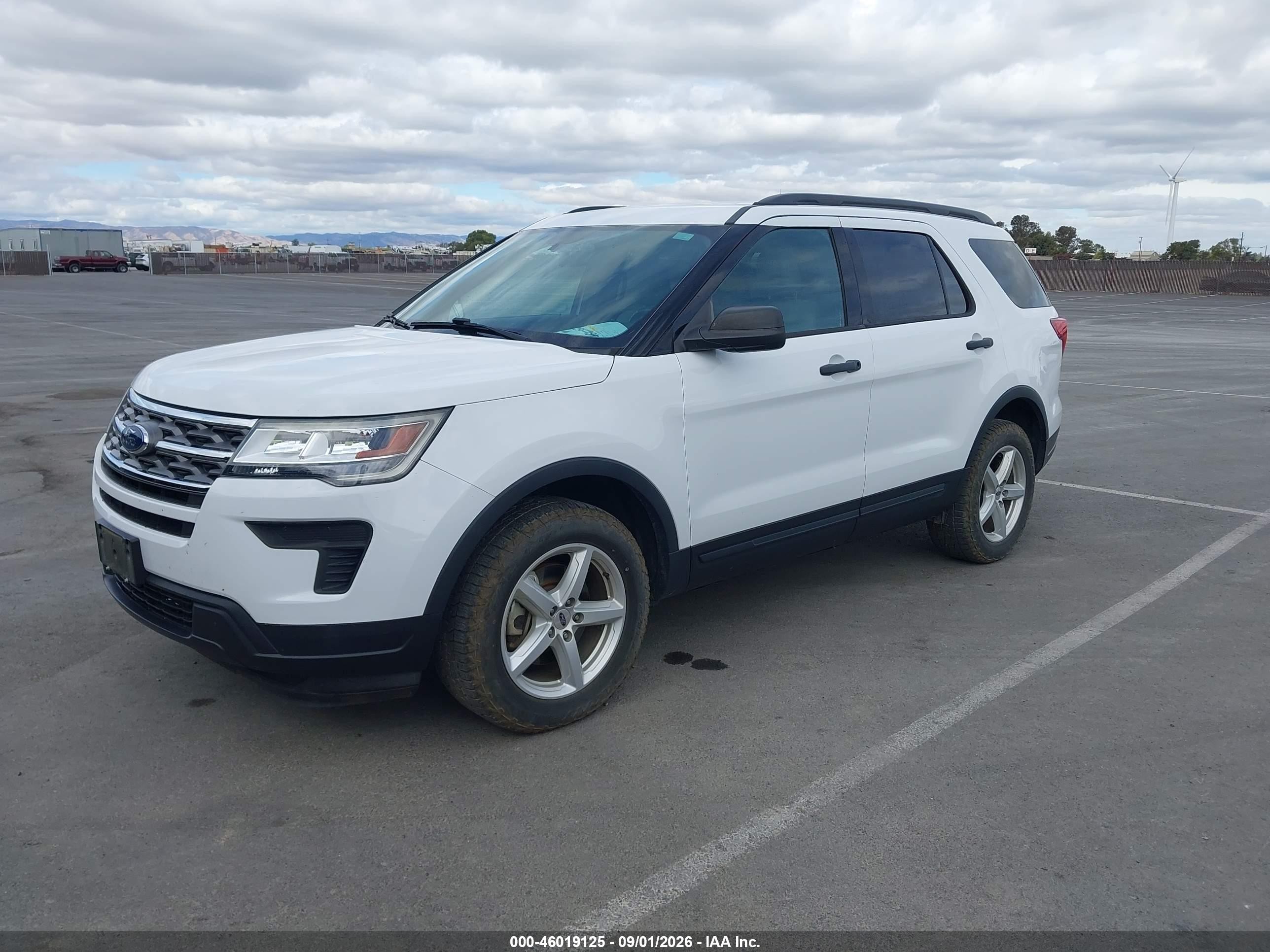 2018 Ford Explorer   Белый vin: 1FM5K8BH8JGC45215