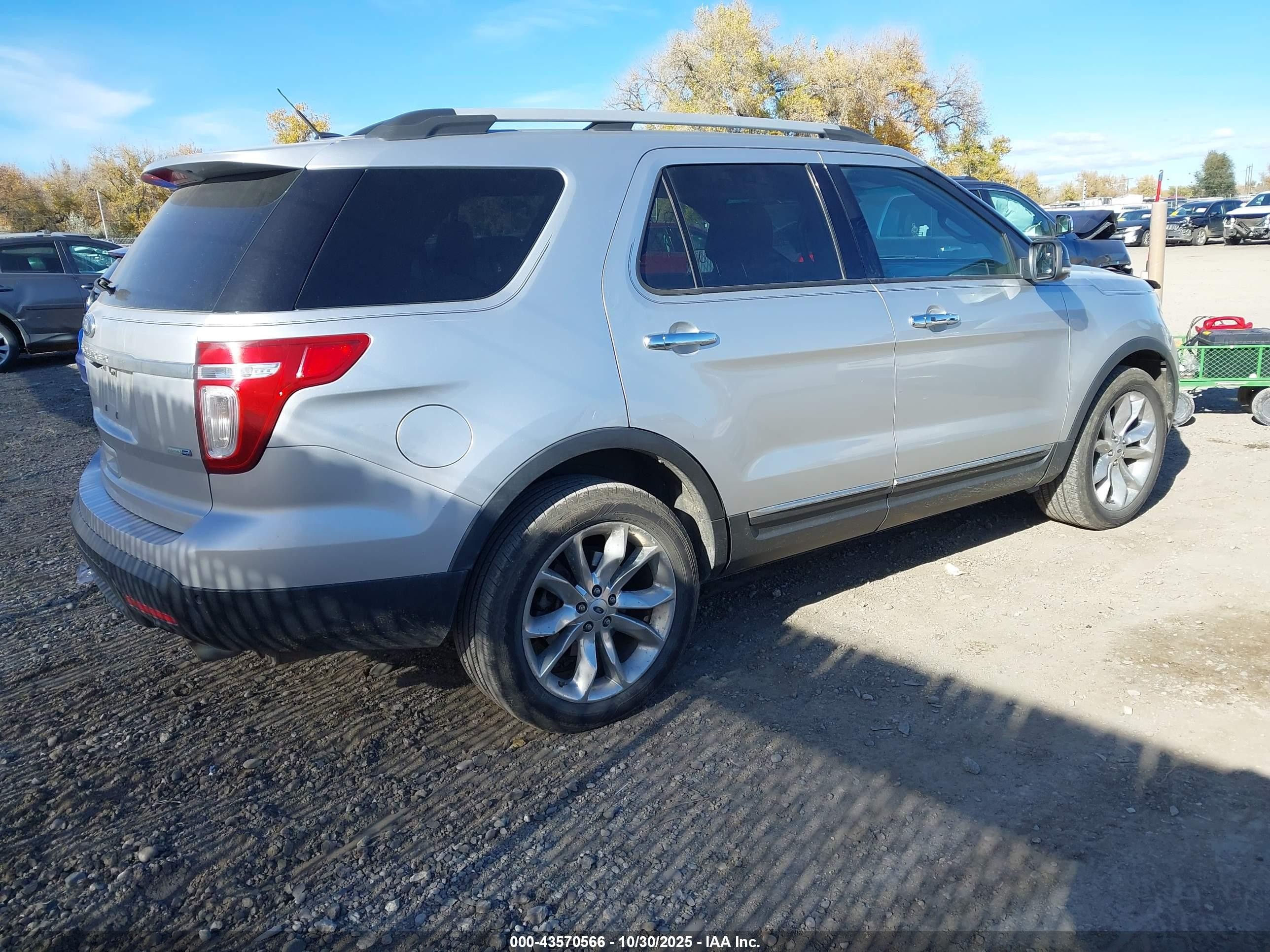 2013 Ford Explorer Xlt Silver vin: 1FM5K8D80DGA37122