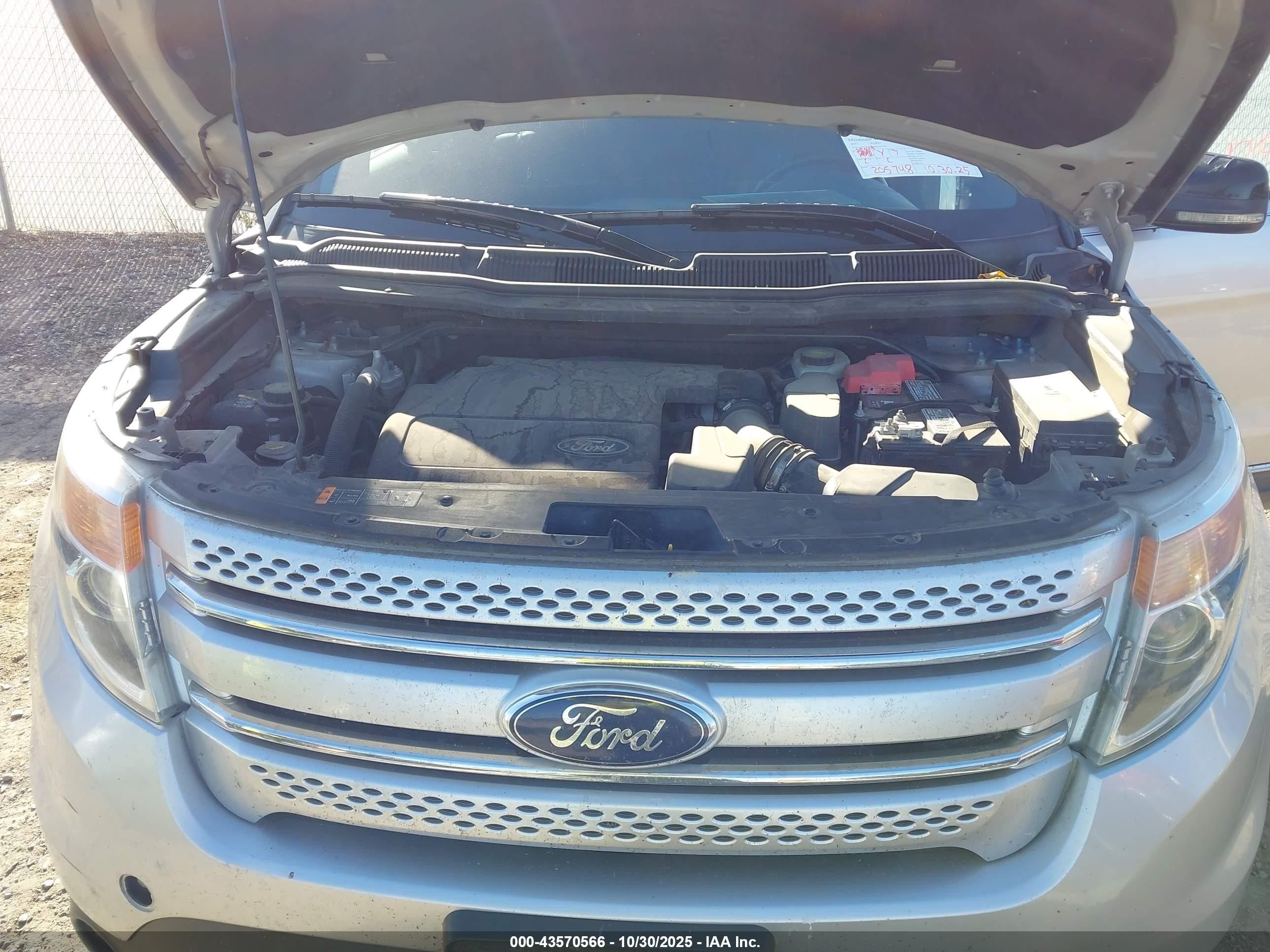 2013 Ford Explorer Xlt Silver vin: 1FM5K8D80DGA37122